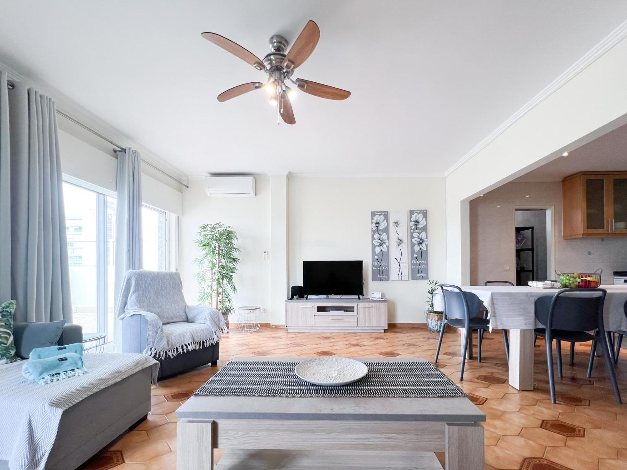 Penthouse T3 Com Terraco E Bbq Portimao