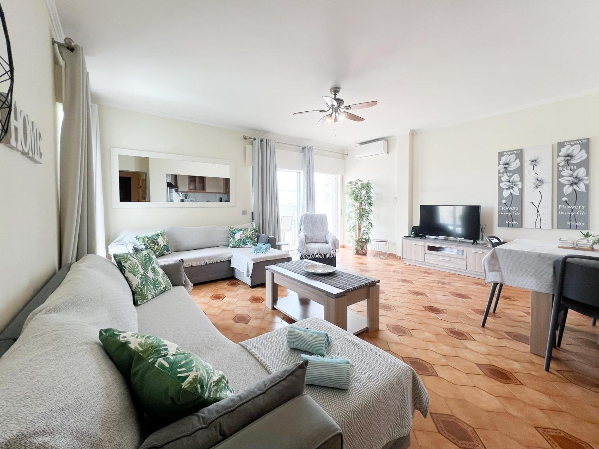 Apartment Penthouse T3 Com Terraco E Bbq