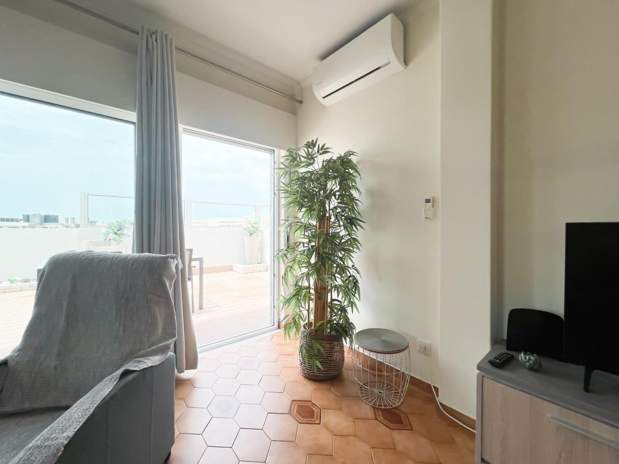 Penthouse T3 Com Terraco E Bbq Apartment Portimao