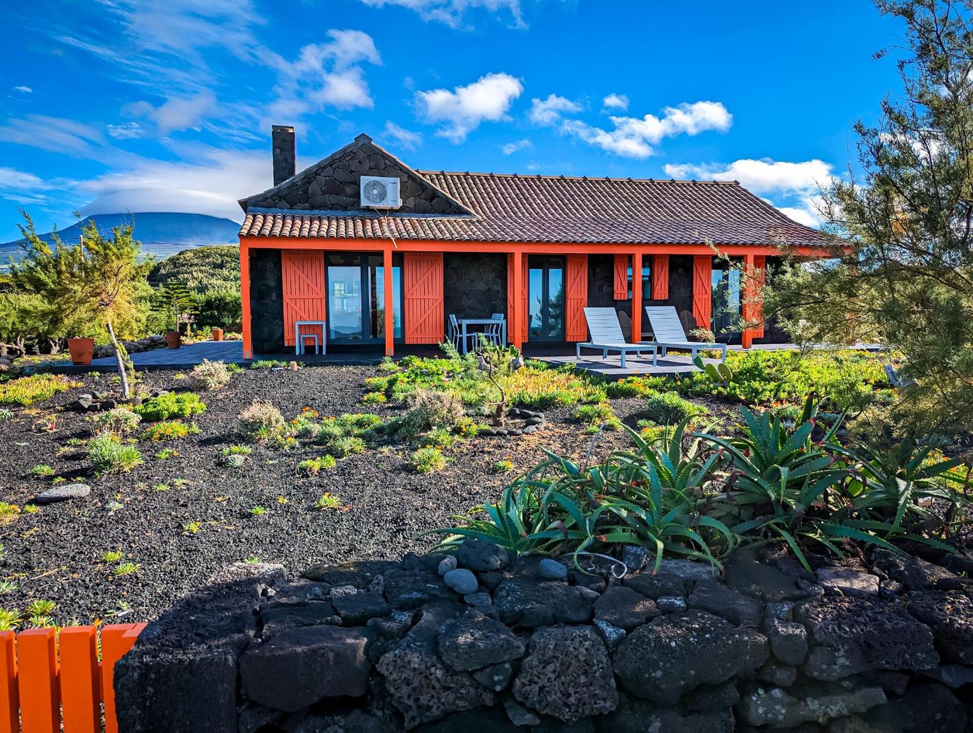 Casa Baleia Laranja Ocean-front * Madalena (Azores)