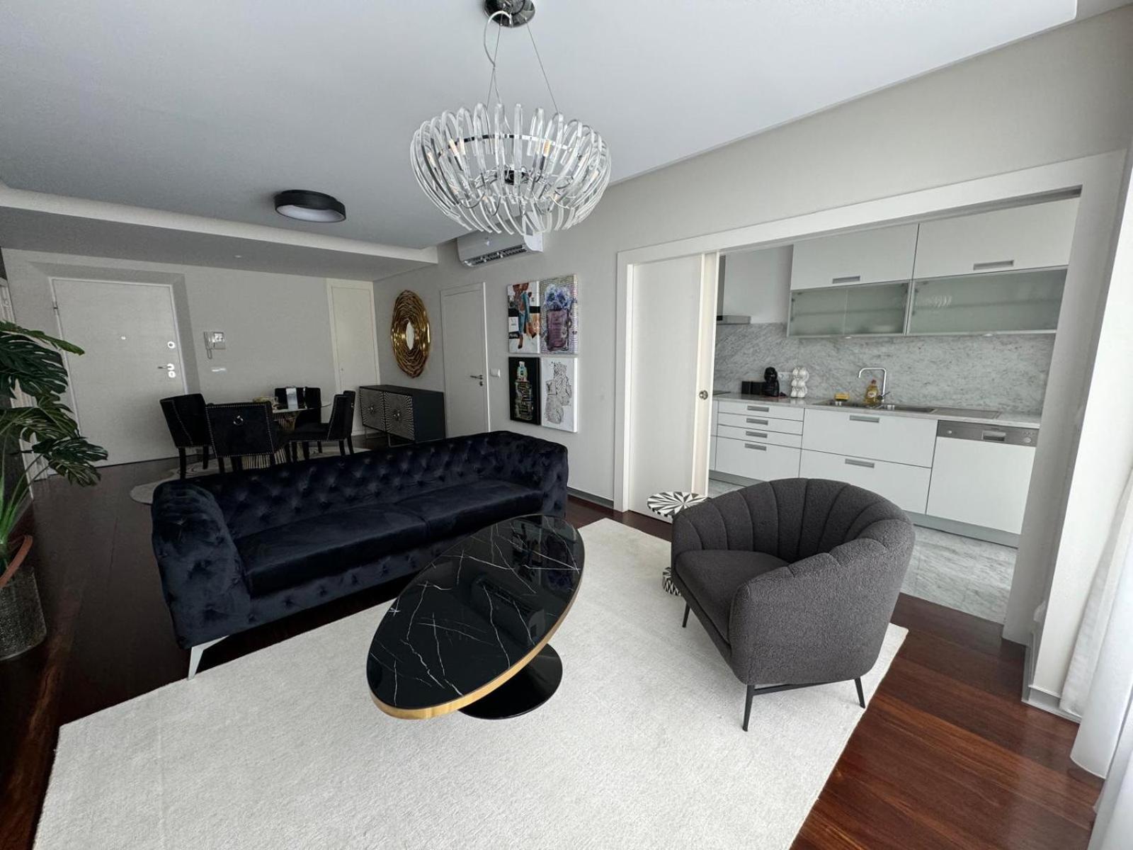 Next Corner Plaza Apartment *
