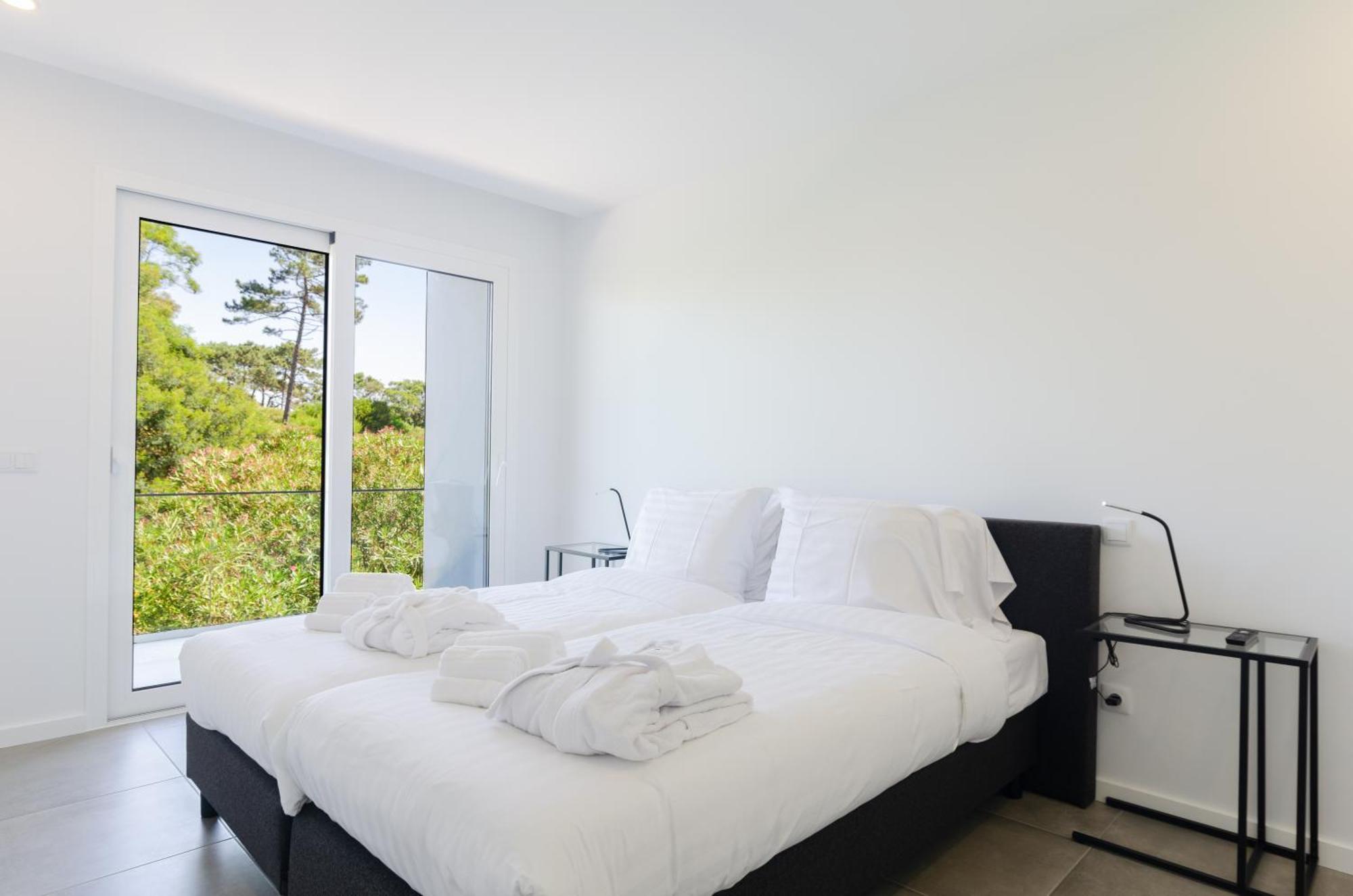 Ocean Views - New Private With Pool & Sea Views Nazare