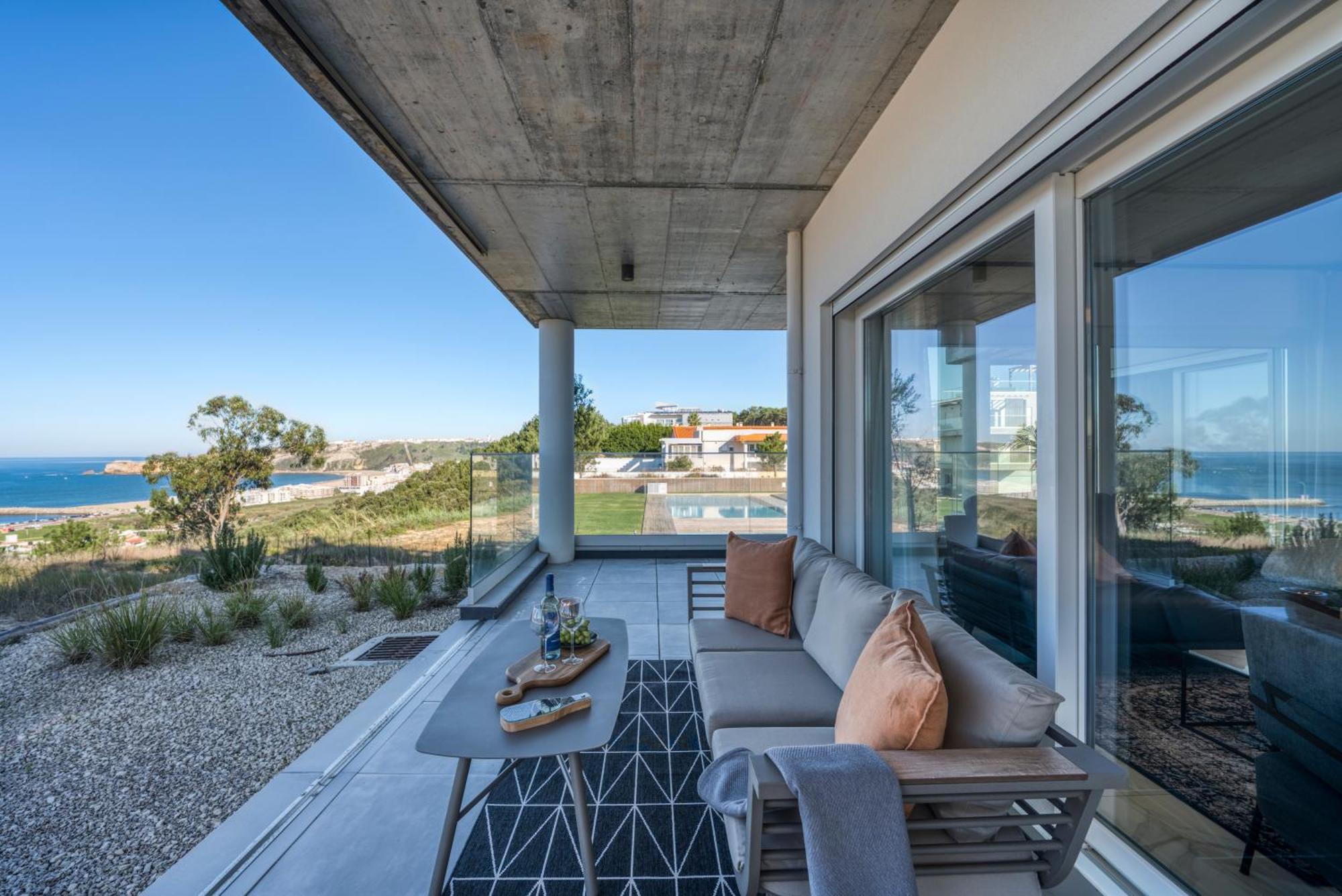 Mar A Vista - With Pool, Gym And Sea Views *