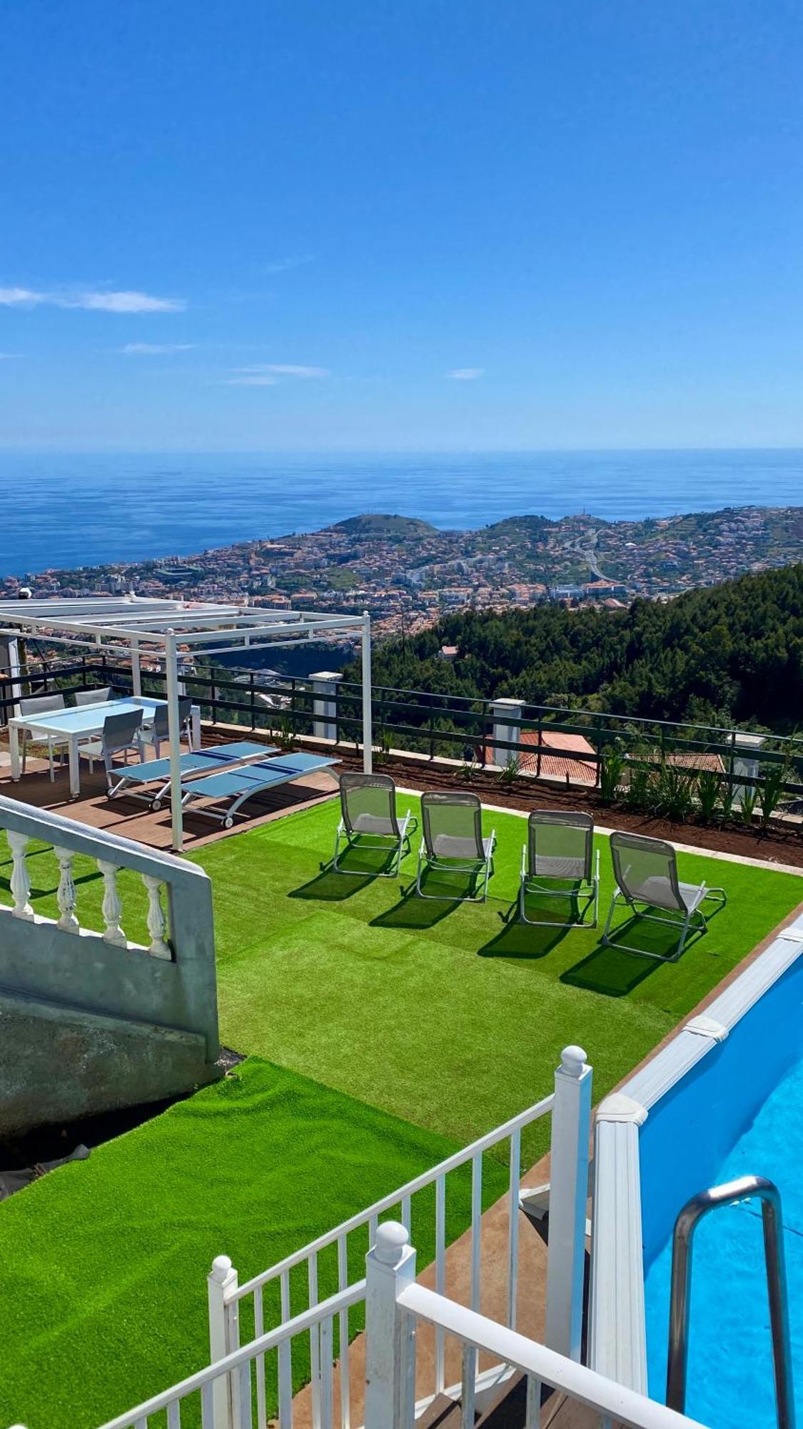 Villa Geek Villa: Matrix-inspired Open Space With Year-round Pool *