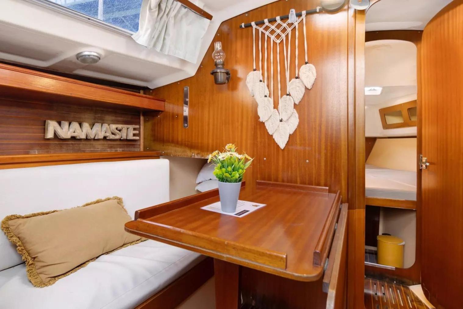 The Happy Sailor Botel *