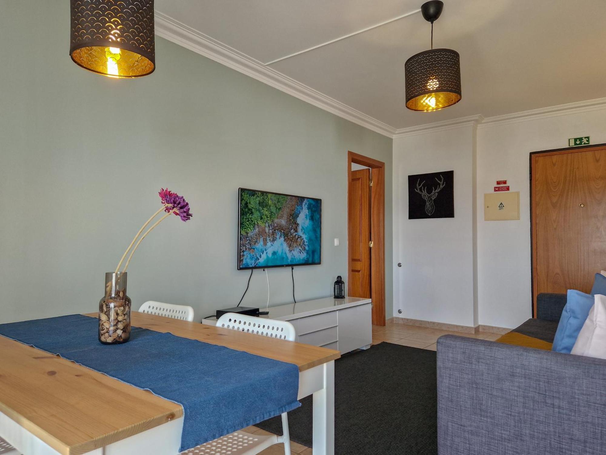 Holidays - Surf Pool With Tennis Court Apartment