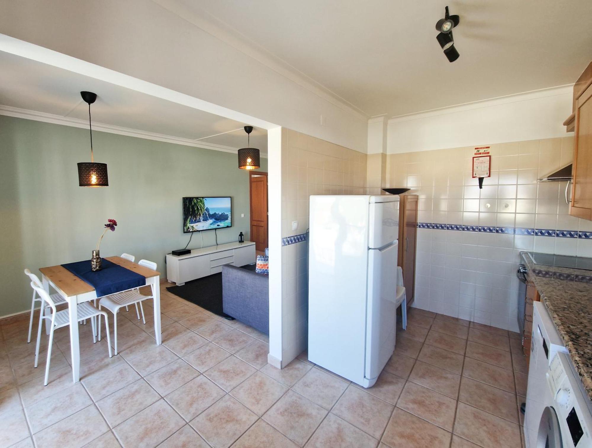 Holidays - Surf Pool With Tennis Court *