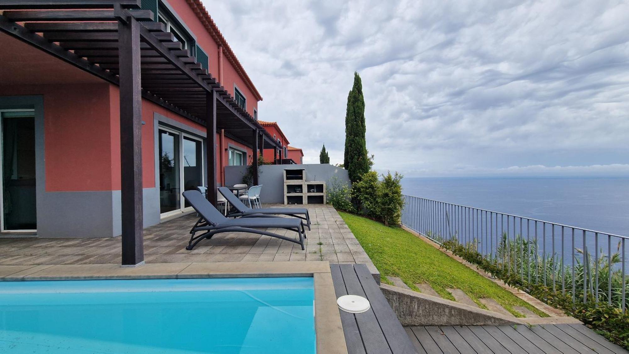 Villa The Red Hot Chill House By Lovelystay *