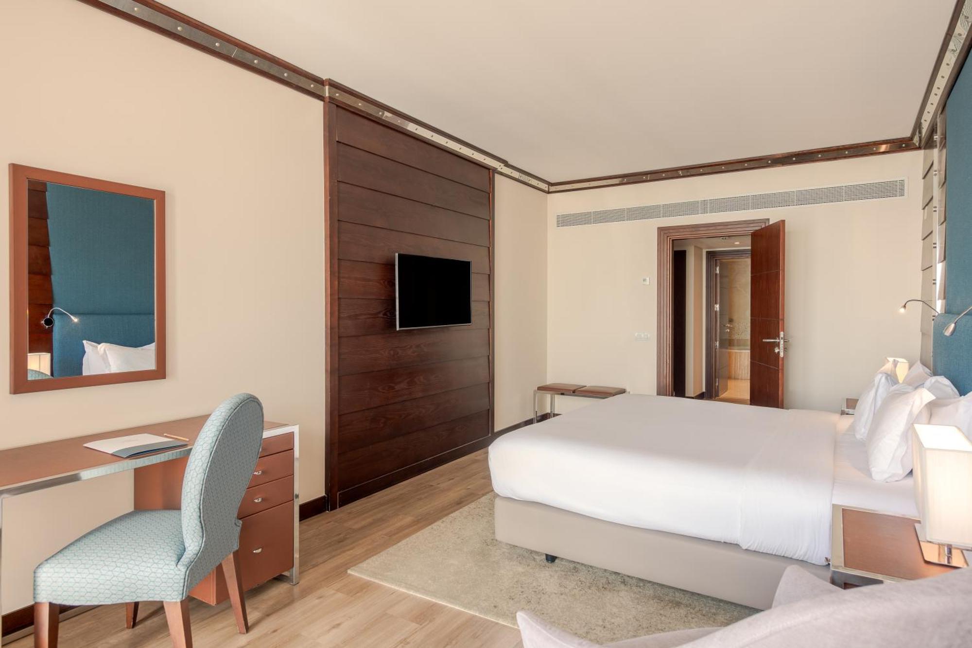 Oceanfront - Preferred And Hotel