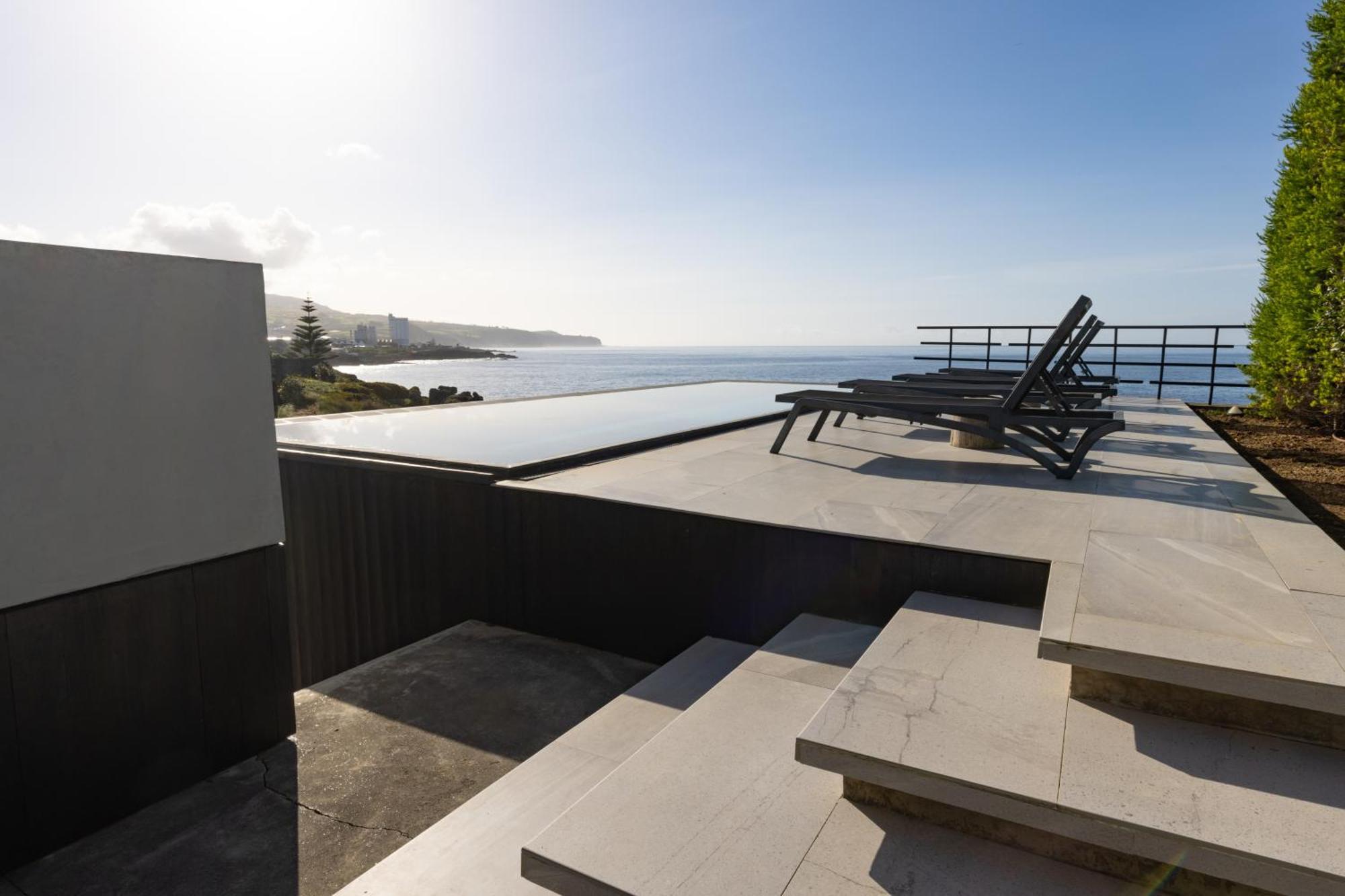 White Exclusive & Hotel Lagoa (Azores)