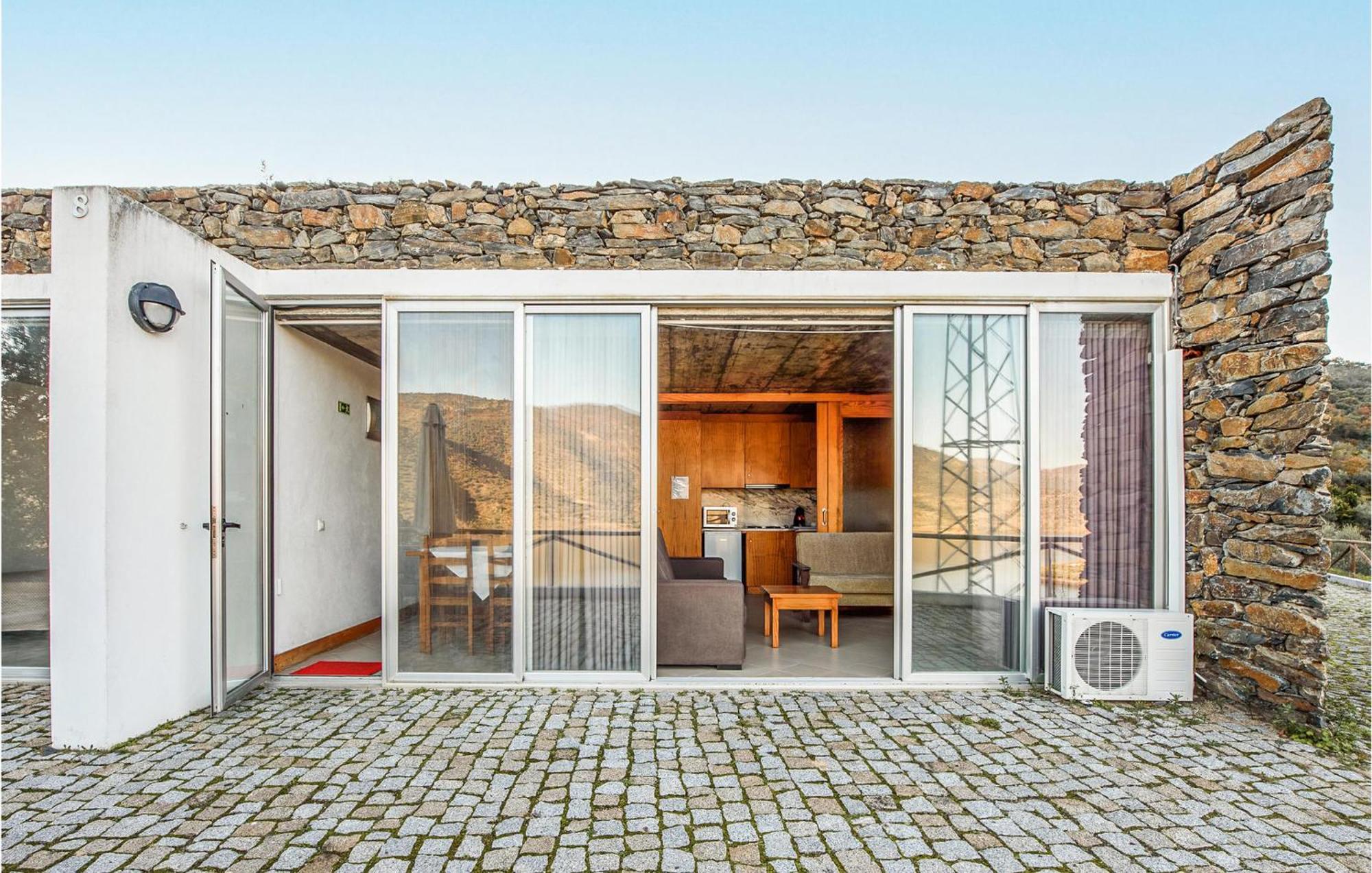 Amazing In Freixo De Espada C Apartment *