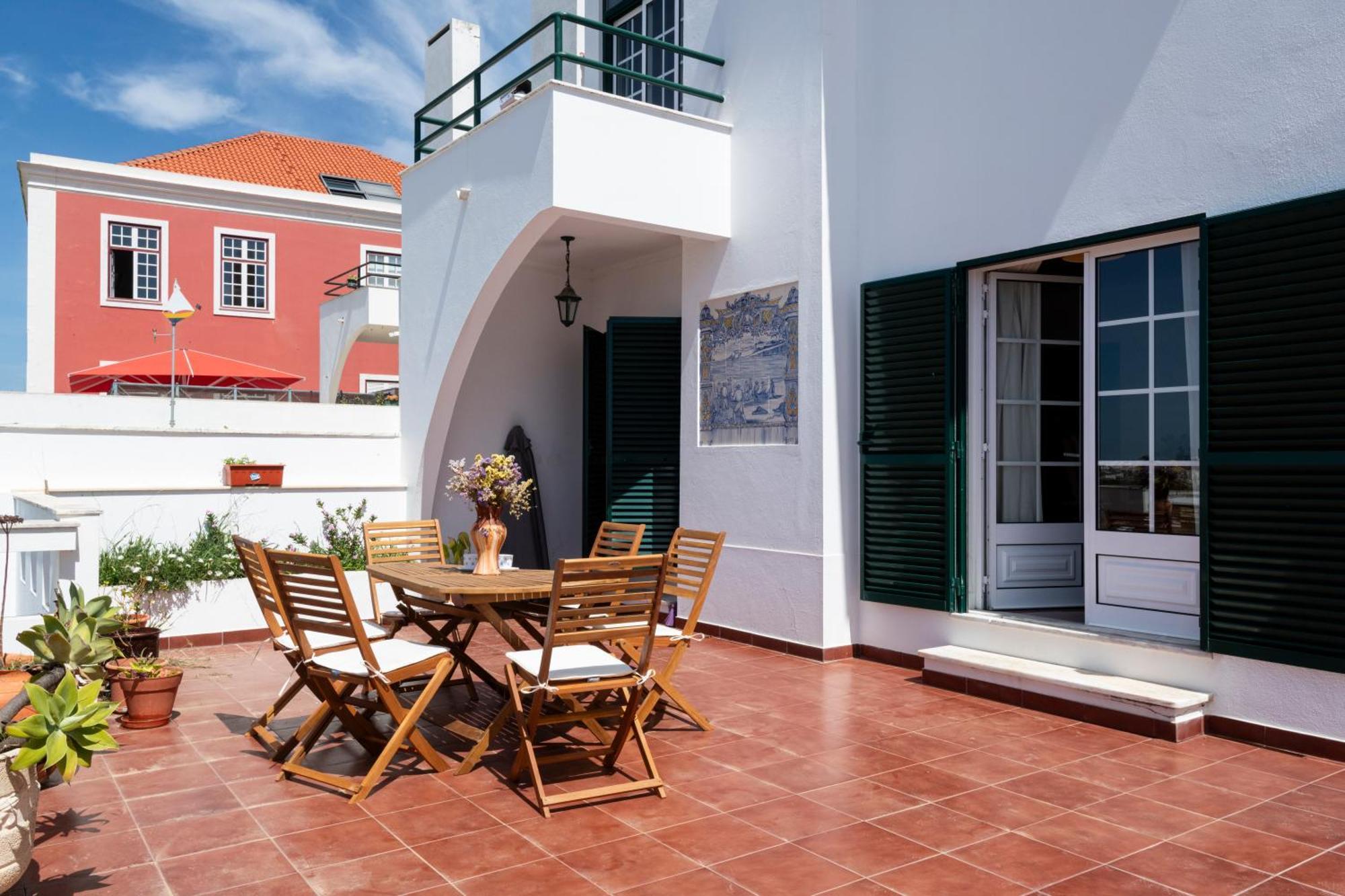 Front Villa Sines