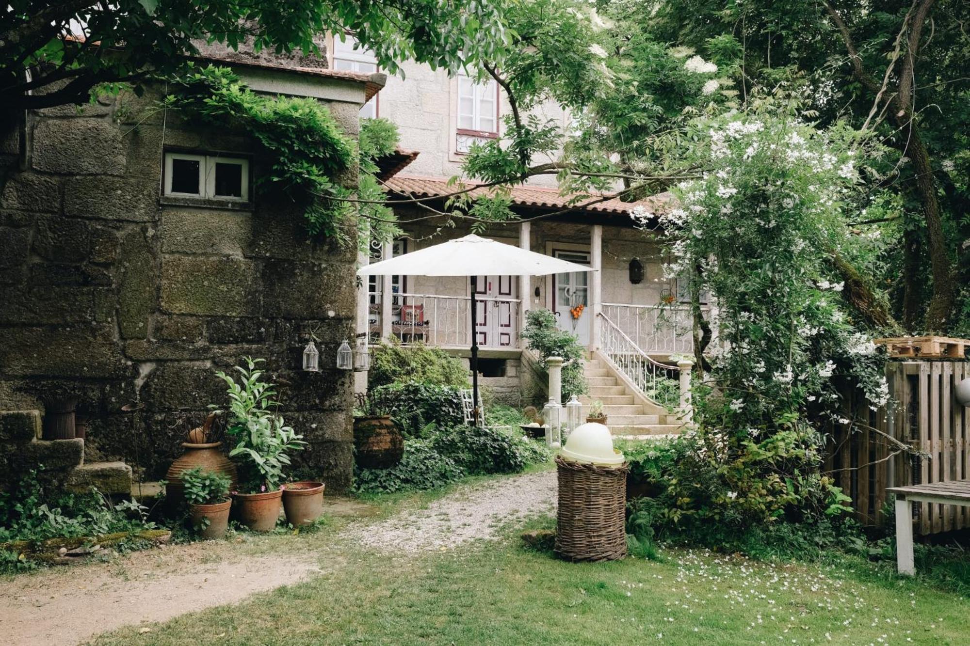 Casa D'aldeia De Souto De Lafoes * Oliveira de Frades