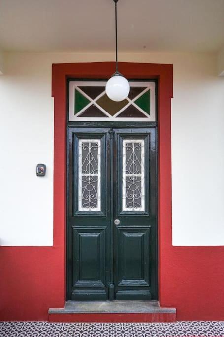 Renovated Traditional House W 3br & Outdoor Space
