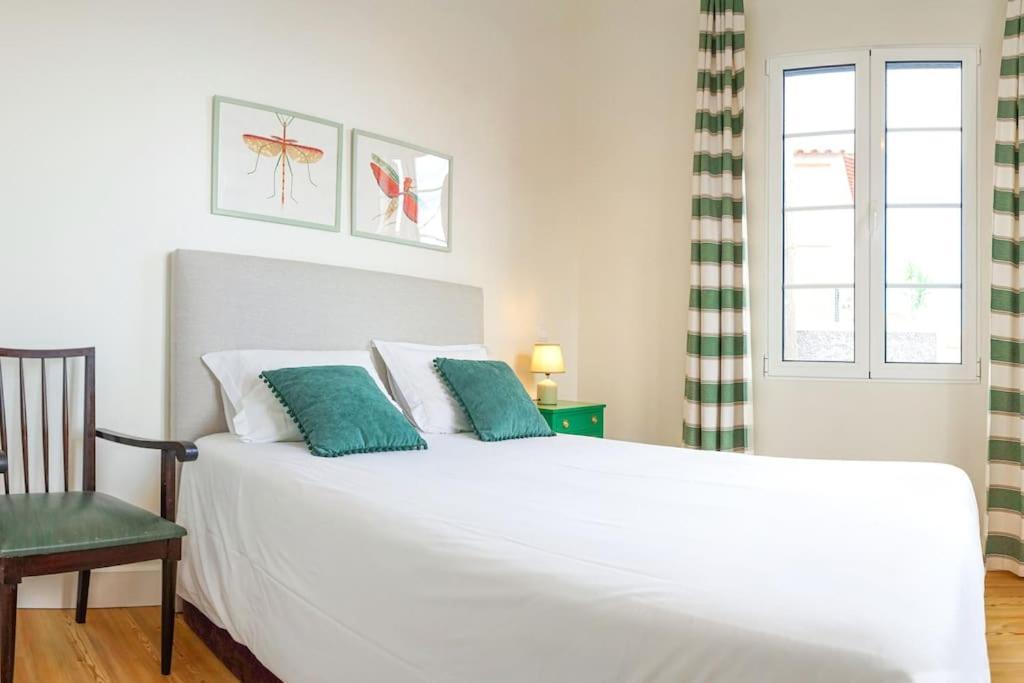 Renovated Traditional House W 3br & Outdoor Space *