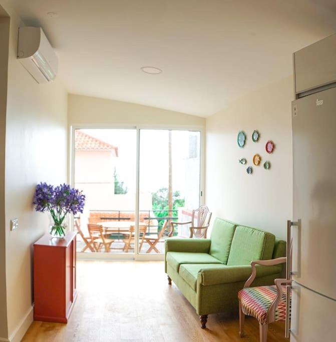 Renovated Traditional House W 3br & Outdoor Space