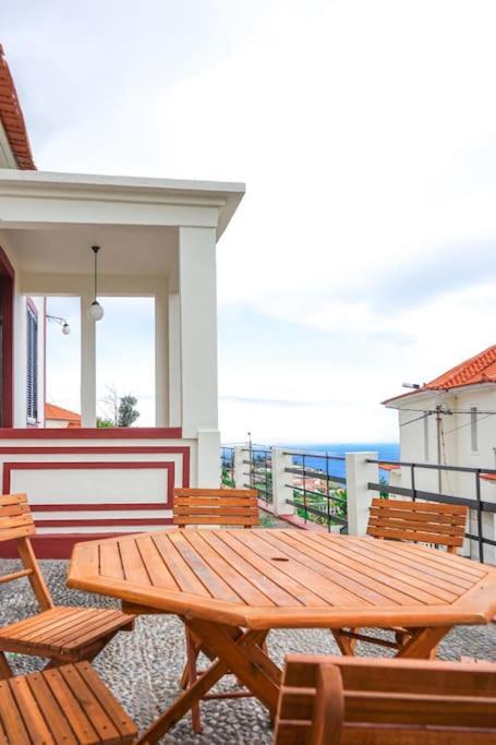 Renovated Traditional House W 3br & Outdoor Space