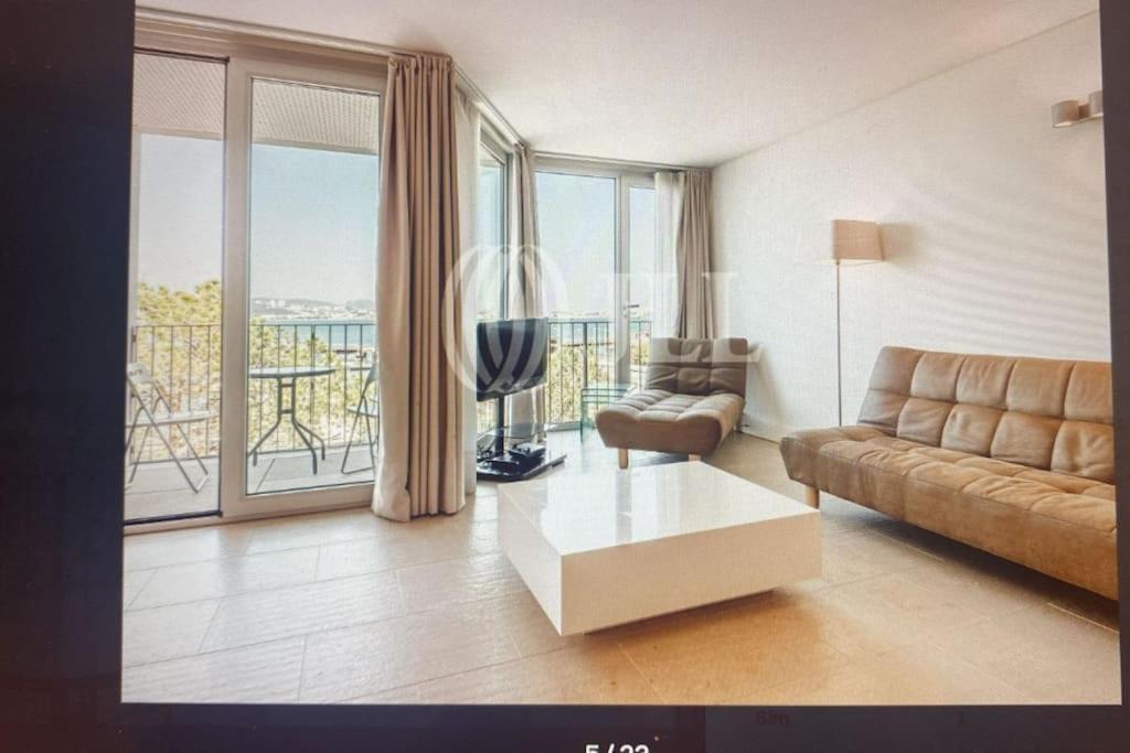 Apartment At The Longest White
