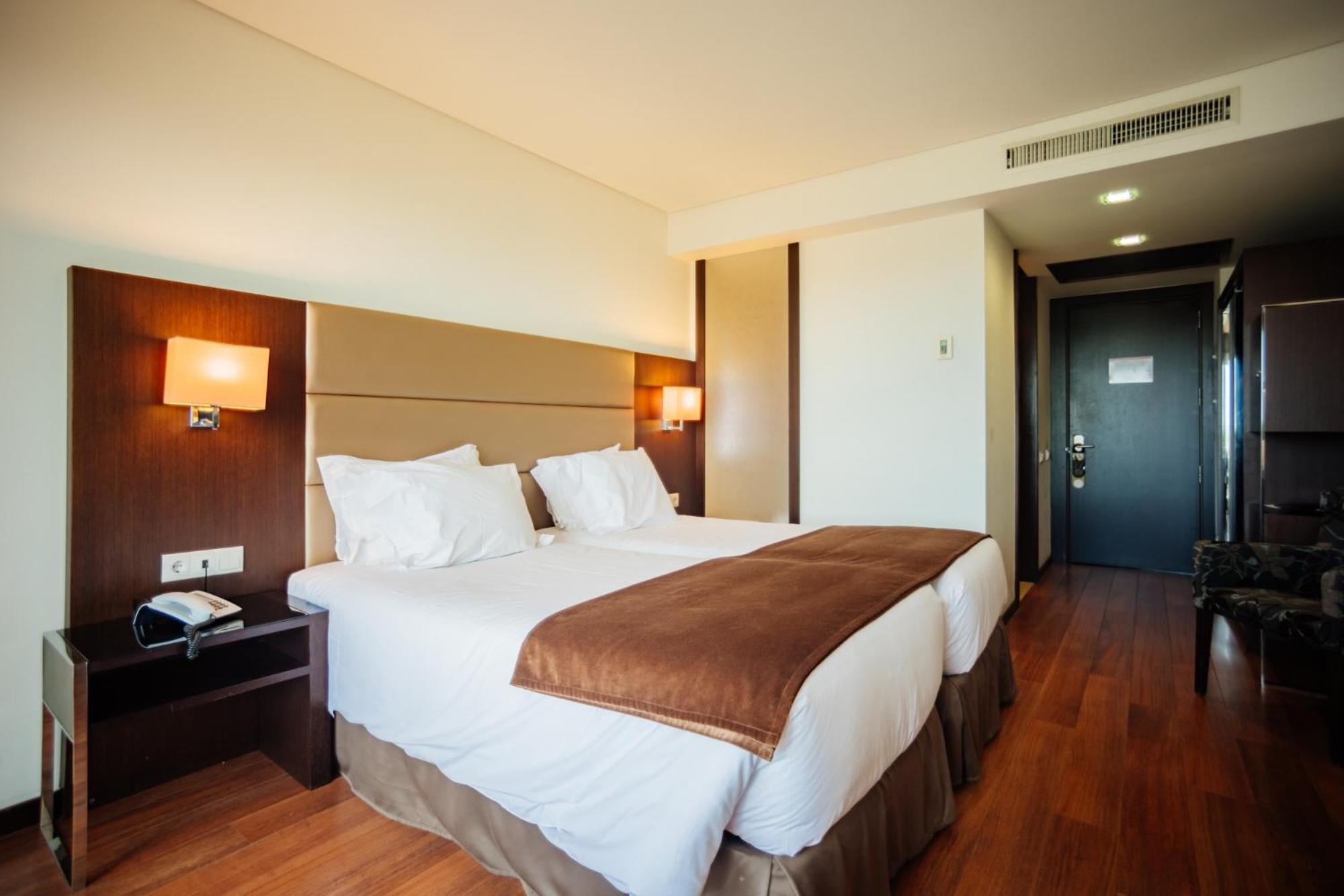 Hotel Axis Porto Business & 4*
