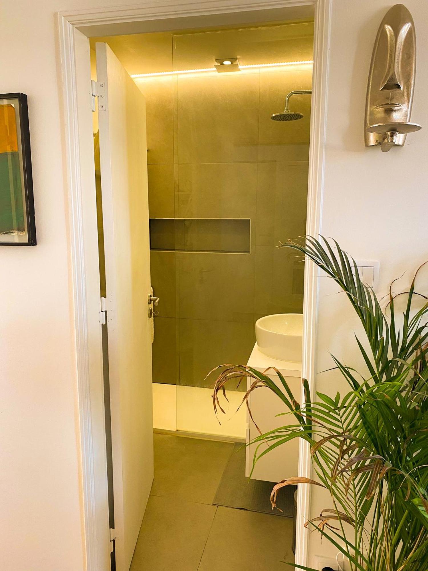 Ideally Located With Perfect Views Homestay