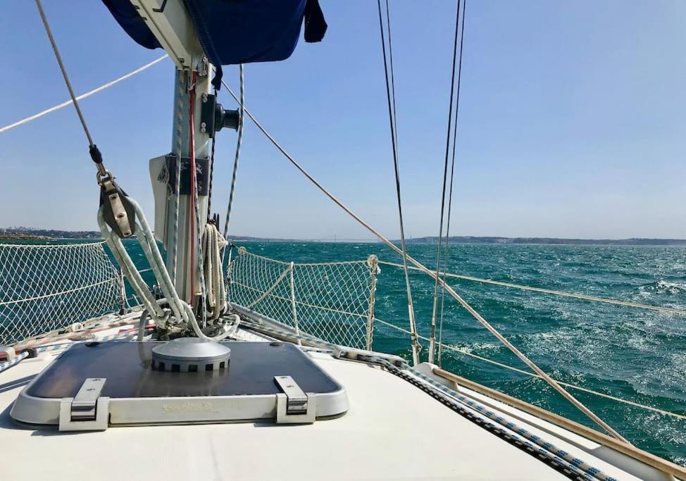Botel Sleep And Sail - Marina De - Lisbon's Coast Oeiras