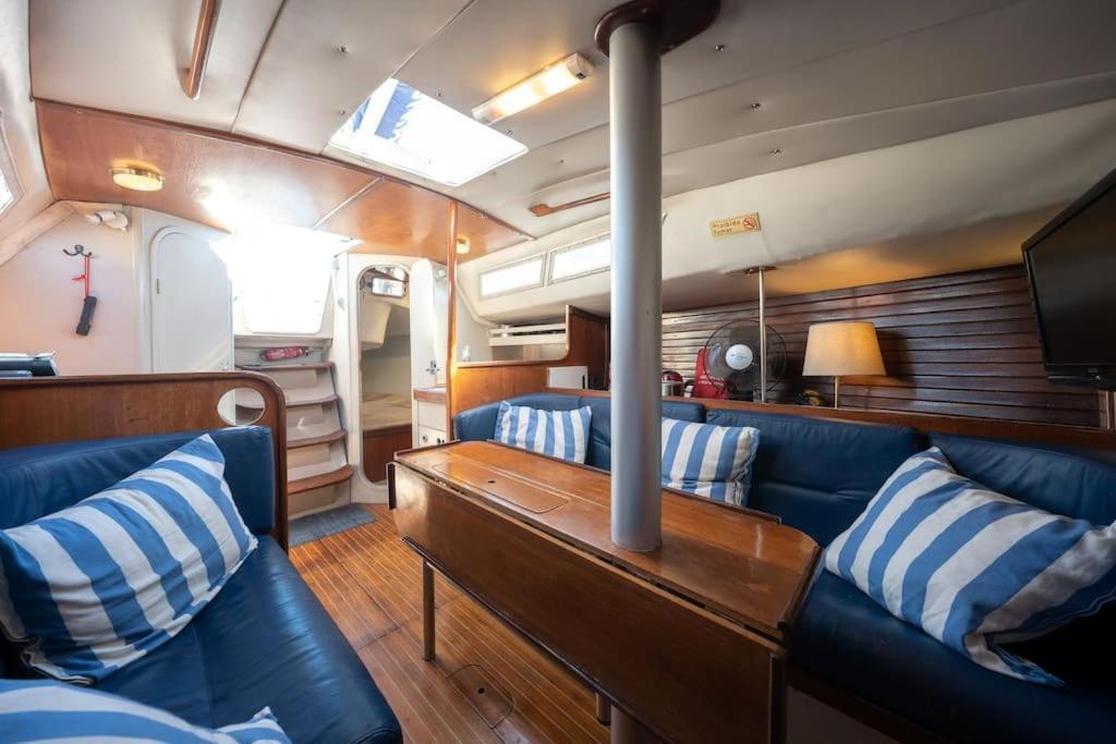 Sleep And Sail - Marina De - Lisbon's Coast Botel *