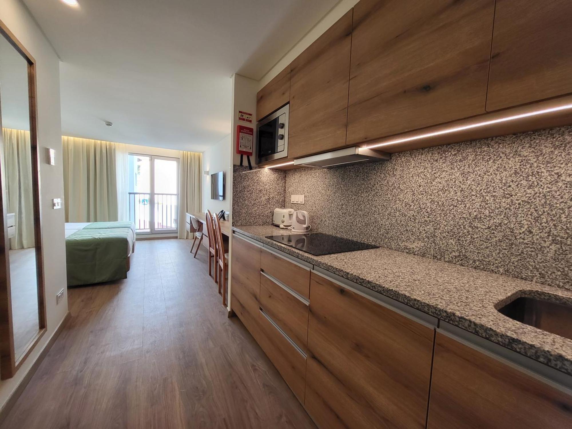 Royal Orchid Hotel 4*