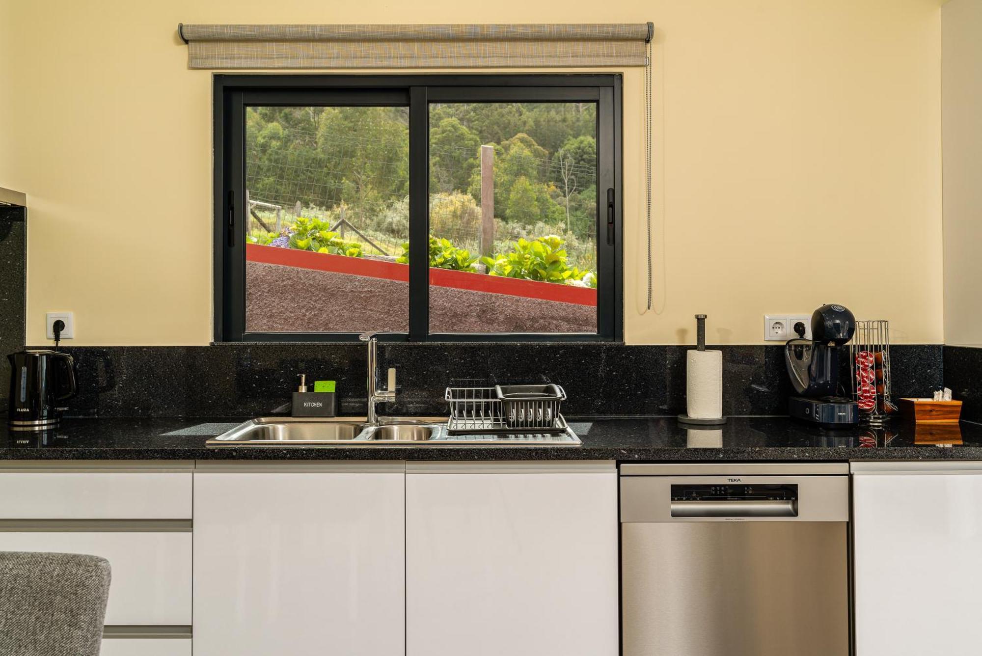 Florencas House - Private Jacuzzi & Garden Holiday home *
