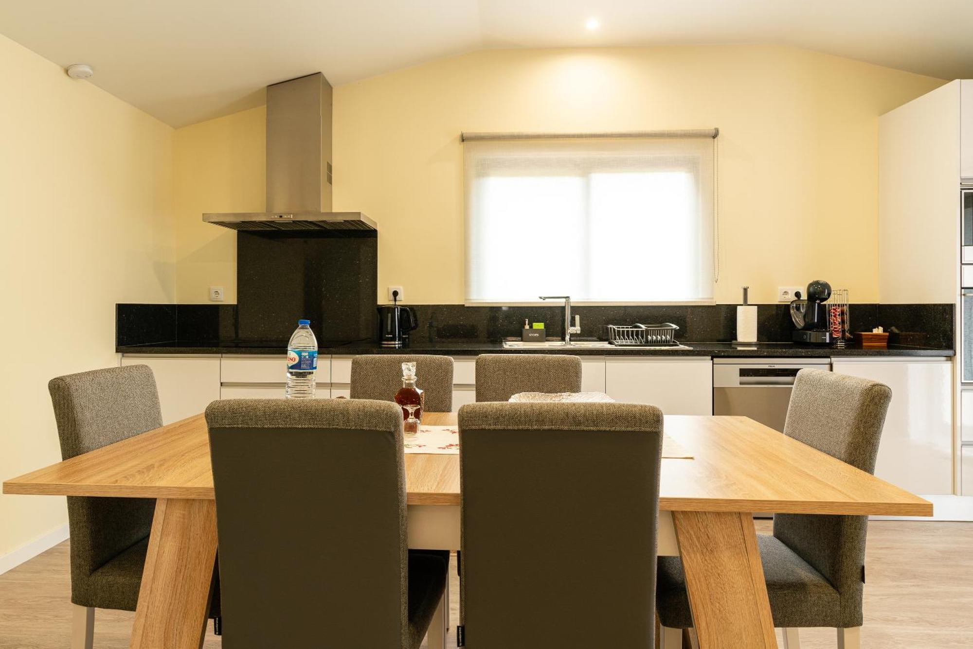 Florencas House - Private Jacuzzi & Garden Holiday home Calheta (Madeira)