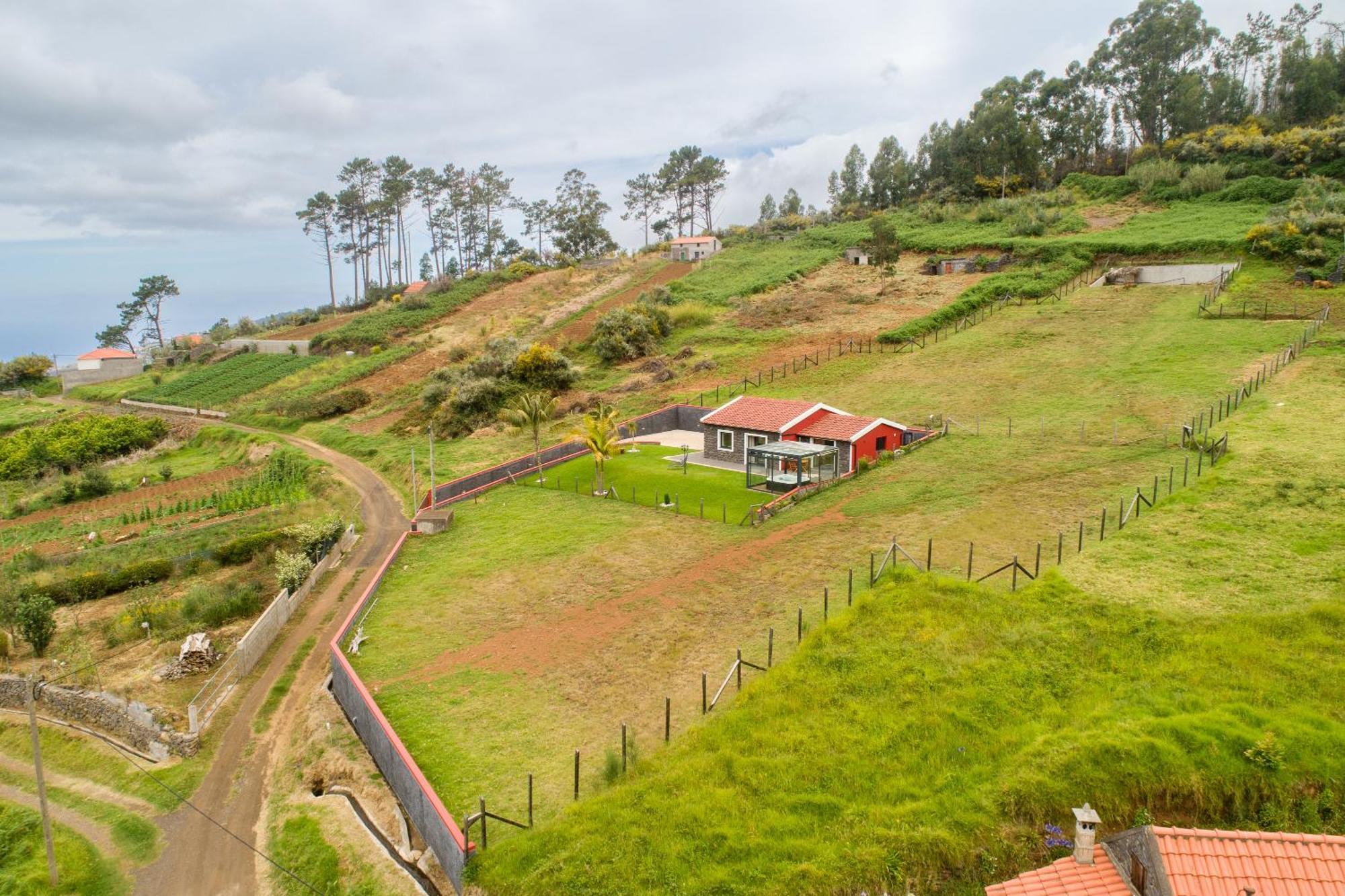 Florencas House - Private Jacuzzi & Garden Holiday home *