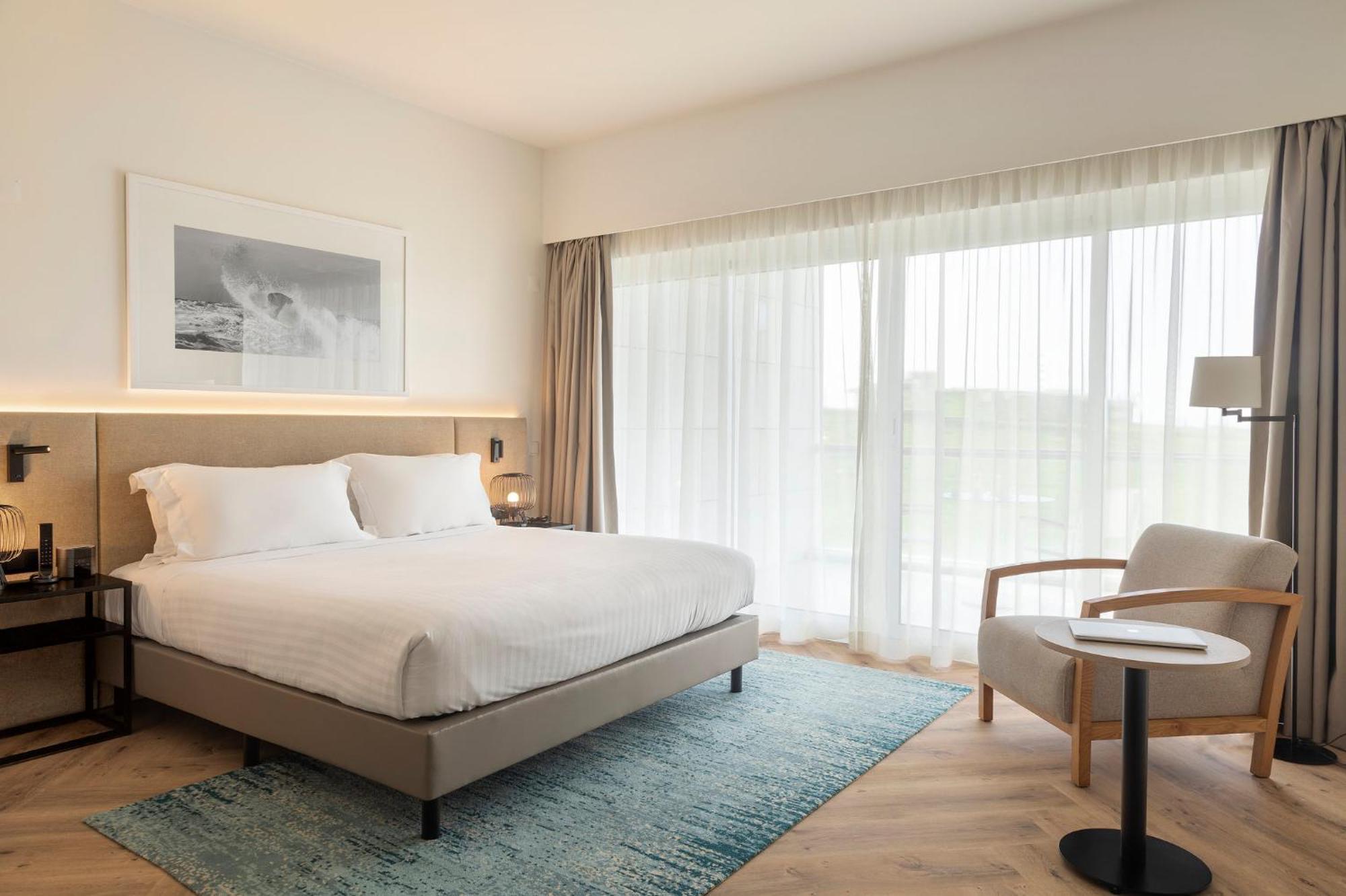 Crowne Plaza - Caparica Lisbon 4*