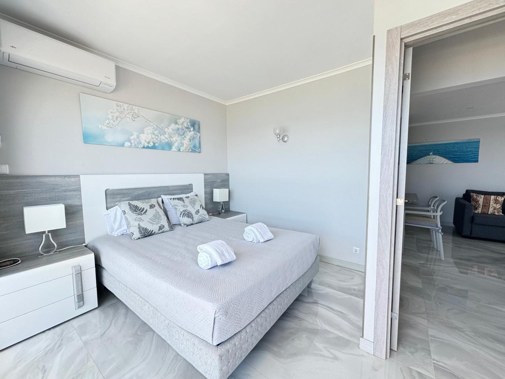 Apartment Ocean View - Amazing Sunset - Modern Style - Pool & 200m To