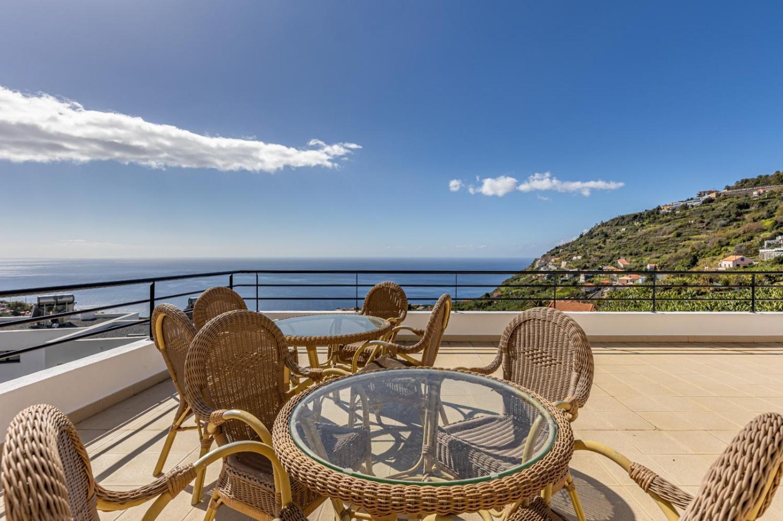 Pousada Luxury With Private Heated Pool, Garden And Views Of The Sea And Mountains. Arco da Calheta (Madeira)