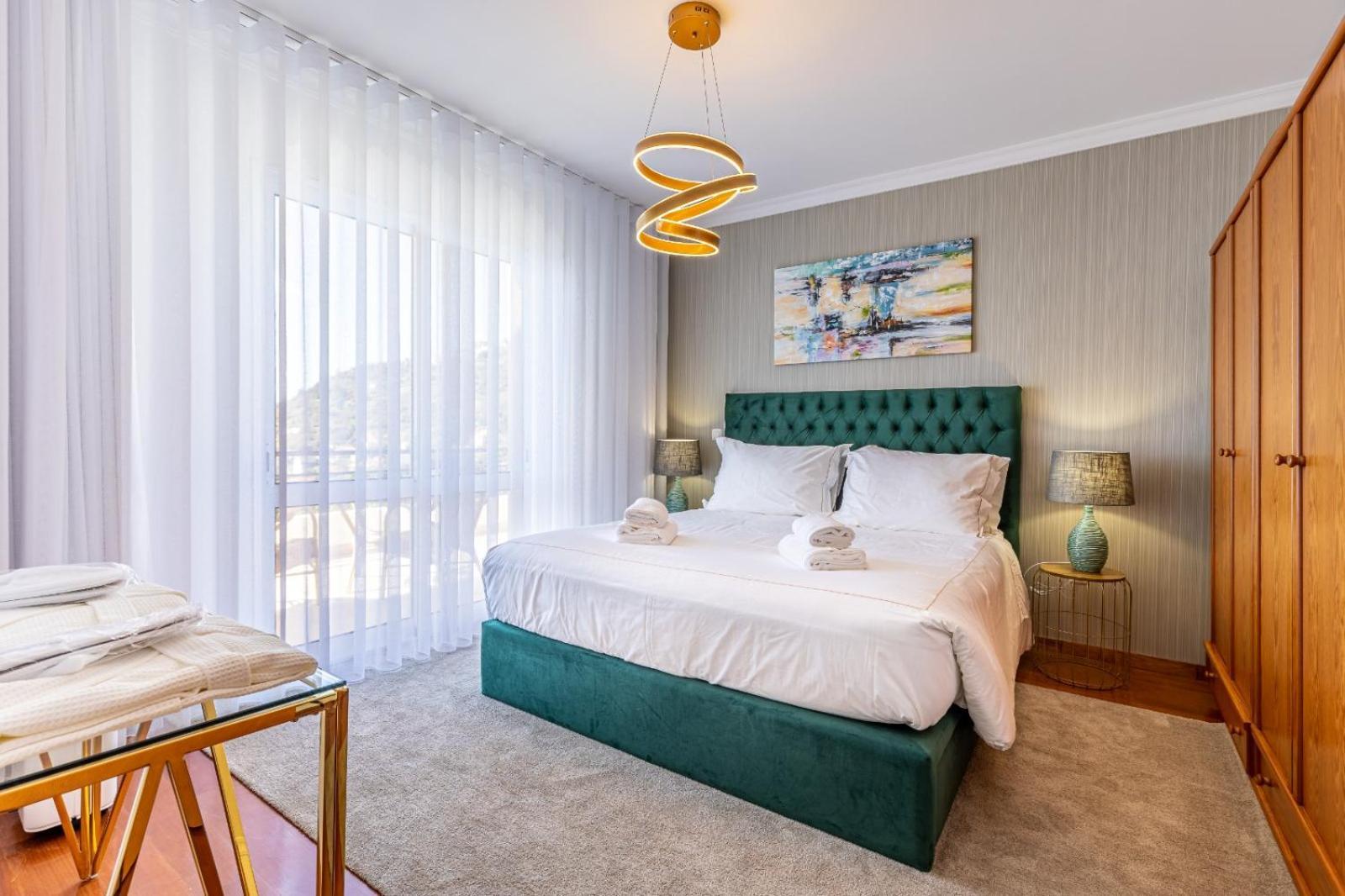 Luxury With Private Heated Pool, Garden And Views Of The Sea And Mountains. Arco da Calheta (Madeira)