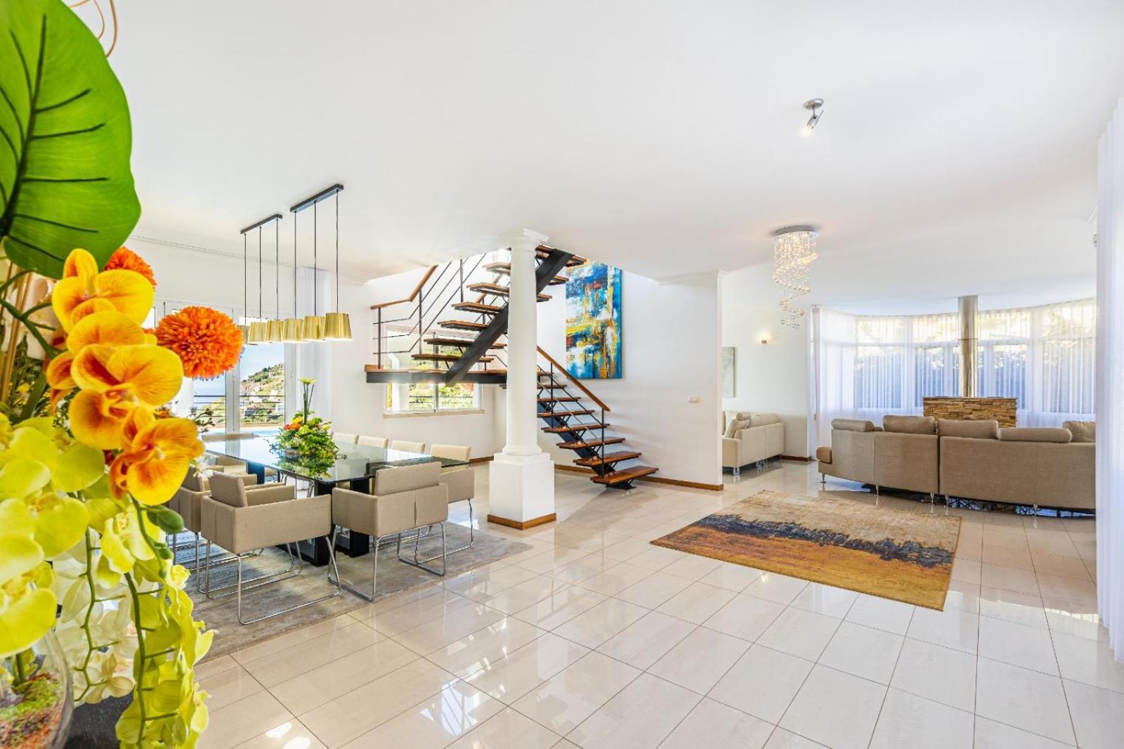 Pousada Luxury With Private Heated Pool, Garden And Views Of The Sea And Mountains. Arco da Calheta (Madeira)