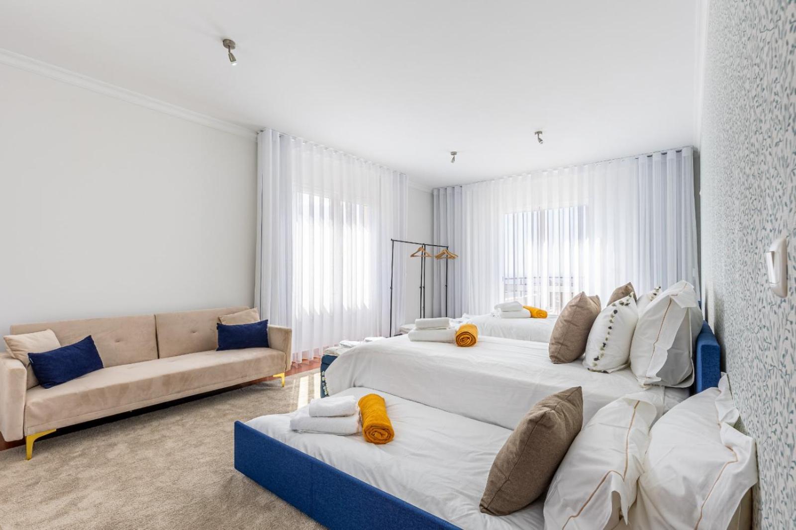 Luxury With Private Heated Pool, Garden And Views Of The Sea And Mountains. *