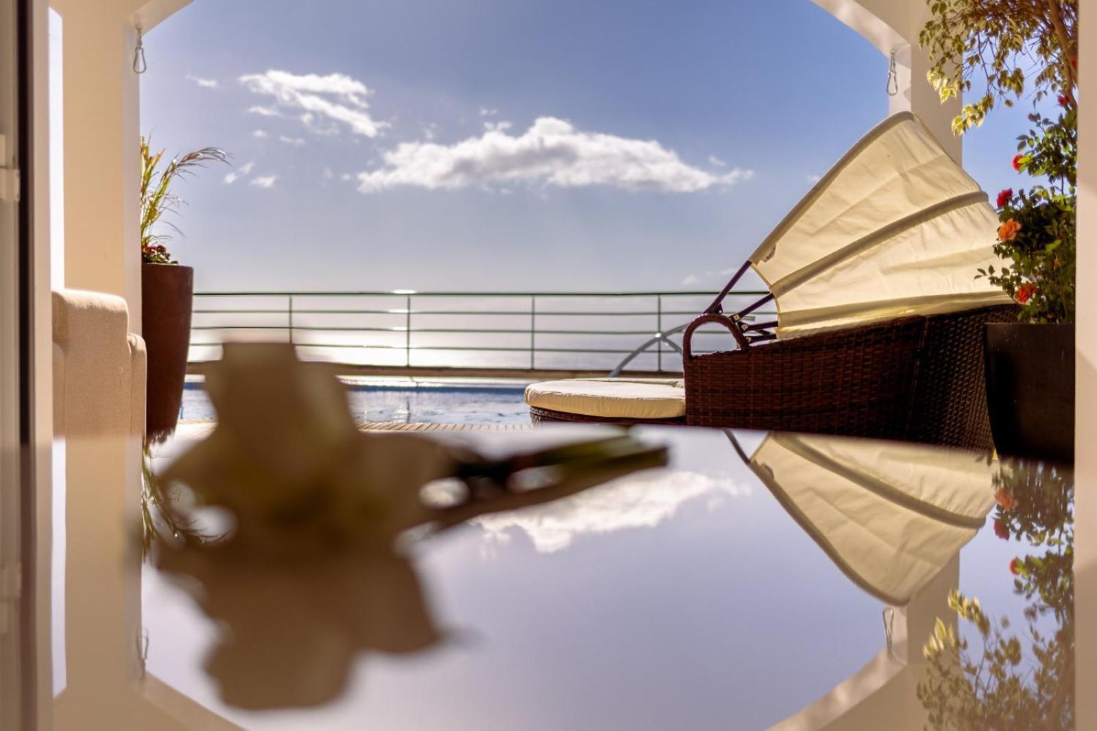 Luxury With Private Heated Pool, Garden And Views Of The Sea And Mountains. Pousada *