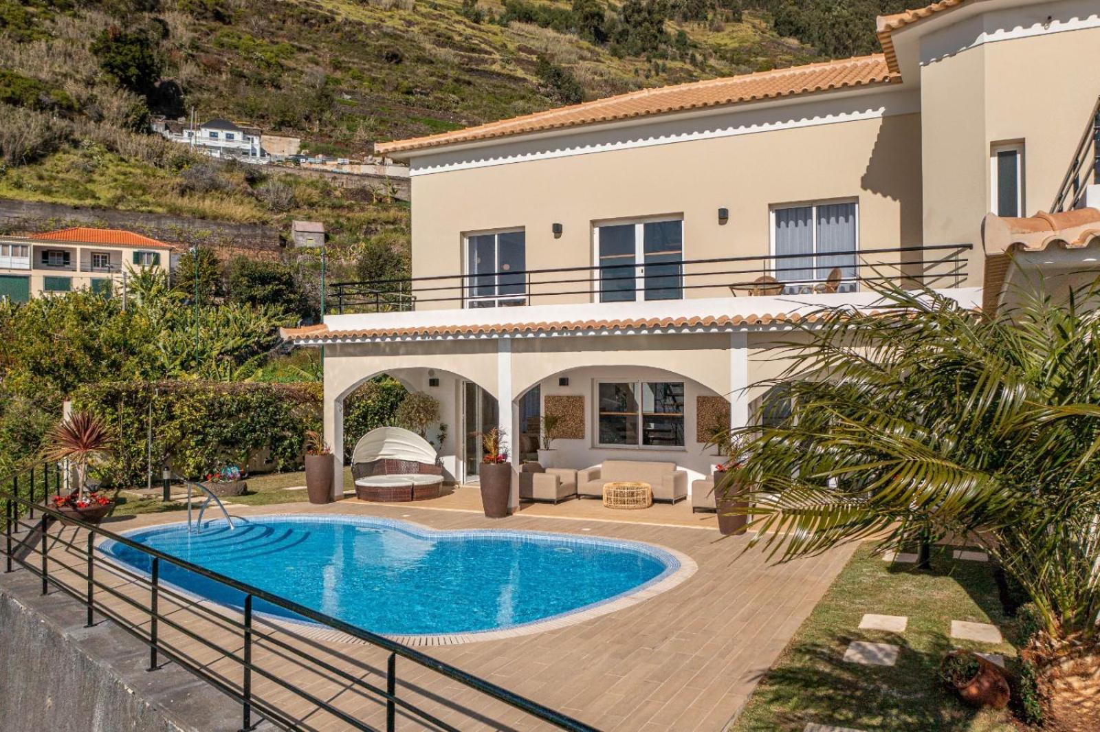 Luxury With Private Heated Pool, Garden And Views Of The Sea And Mountains. Pousada *