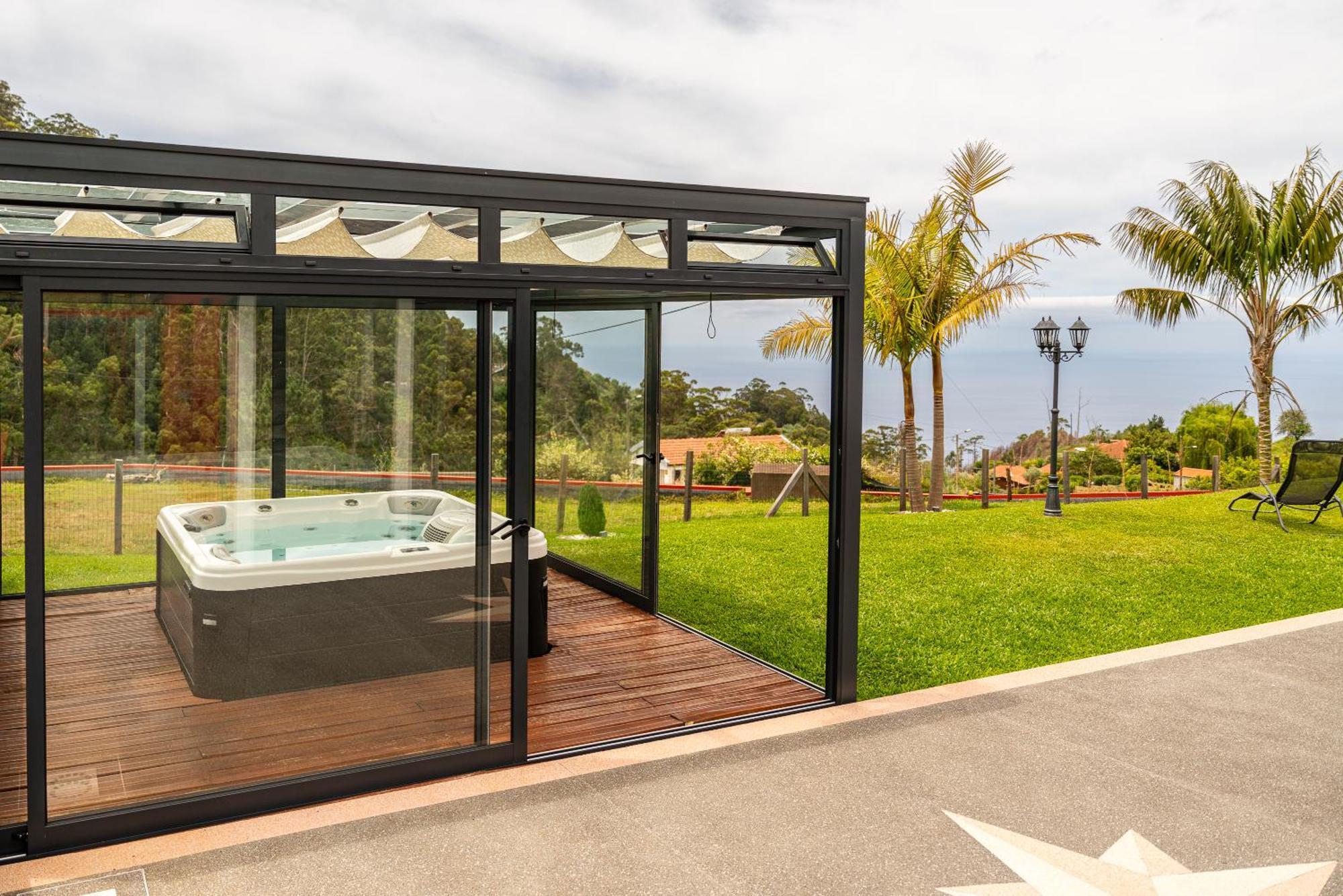 Florencas House - Private Jacuzzi & Garden Holiday home *