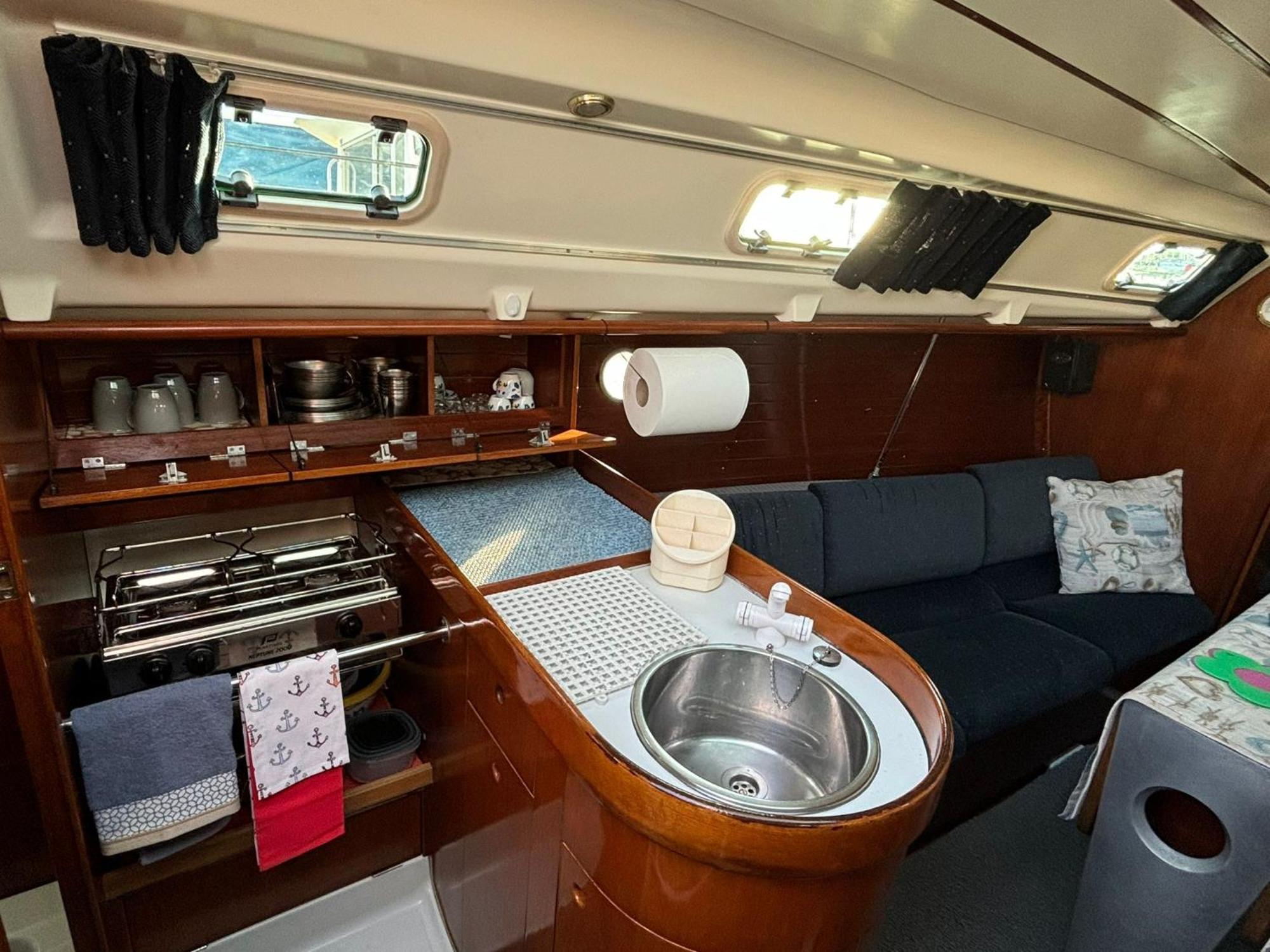 Barco A Vela Em - West Sailing Peniche