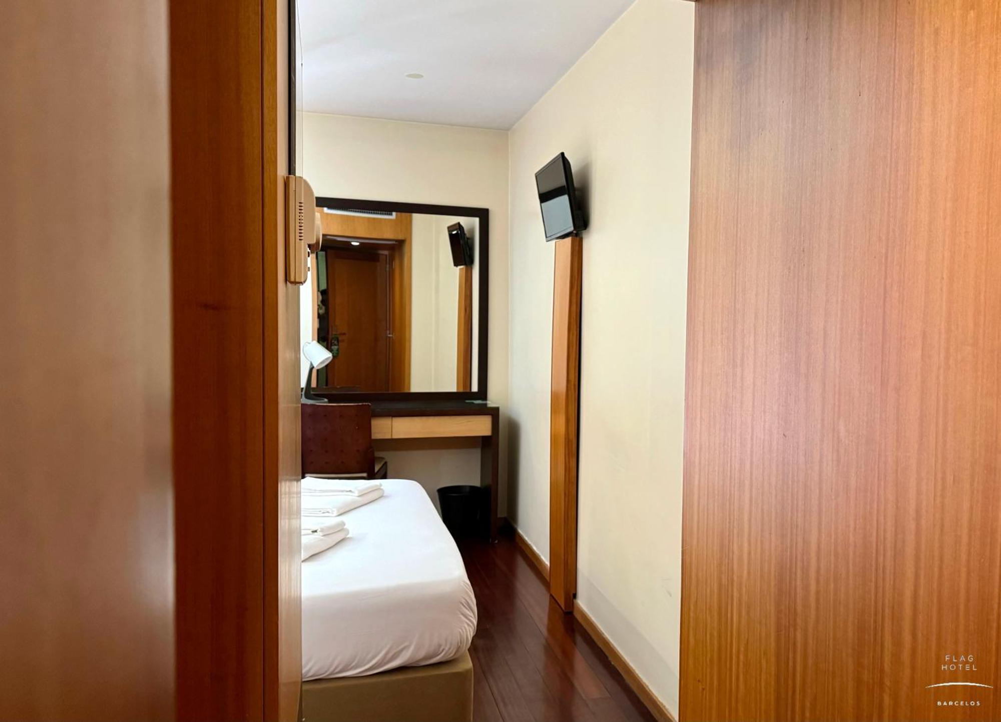 Hotel Flag