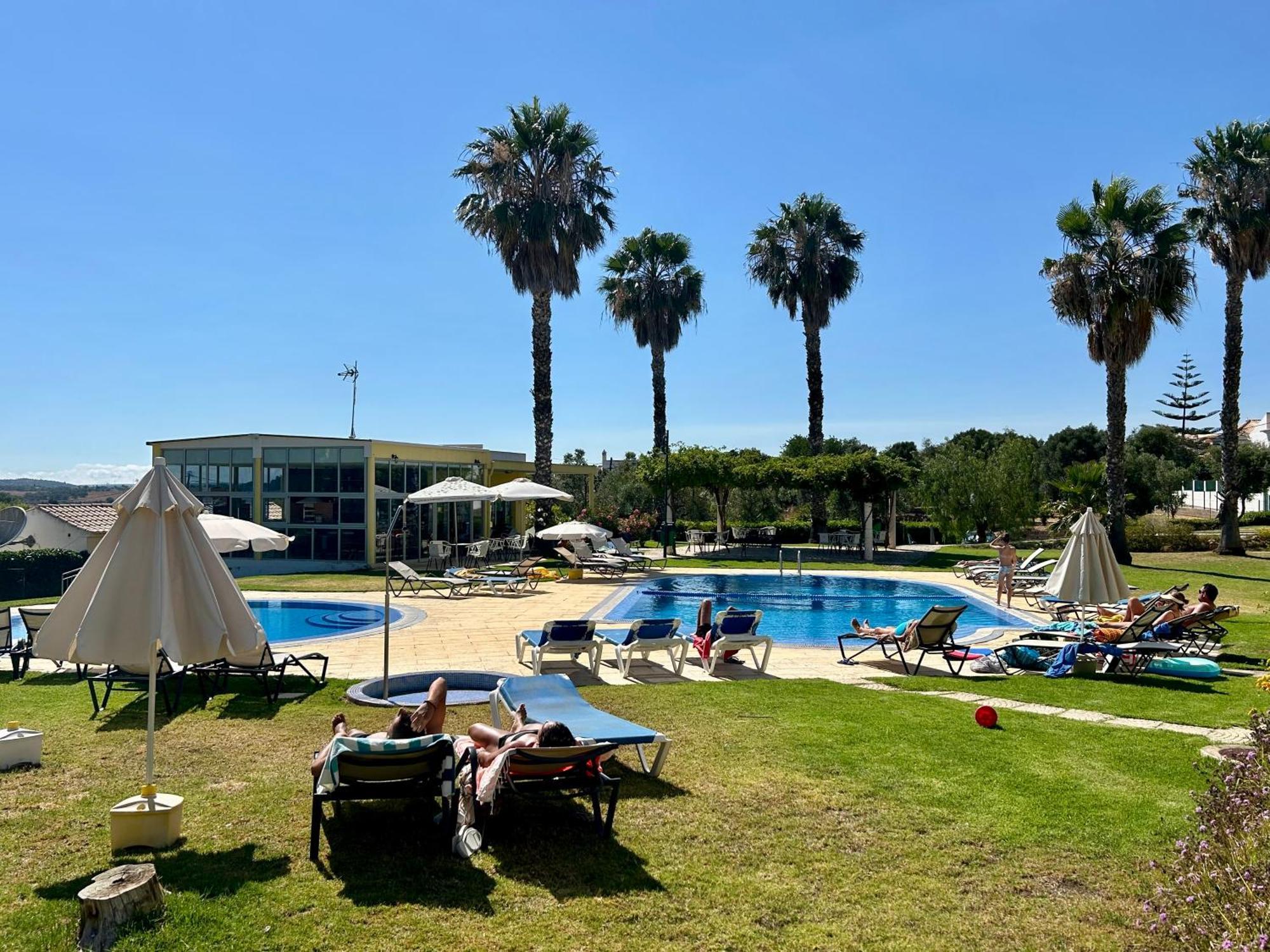 Santa Teresinha Aparthotel