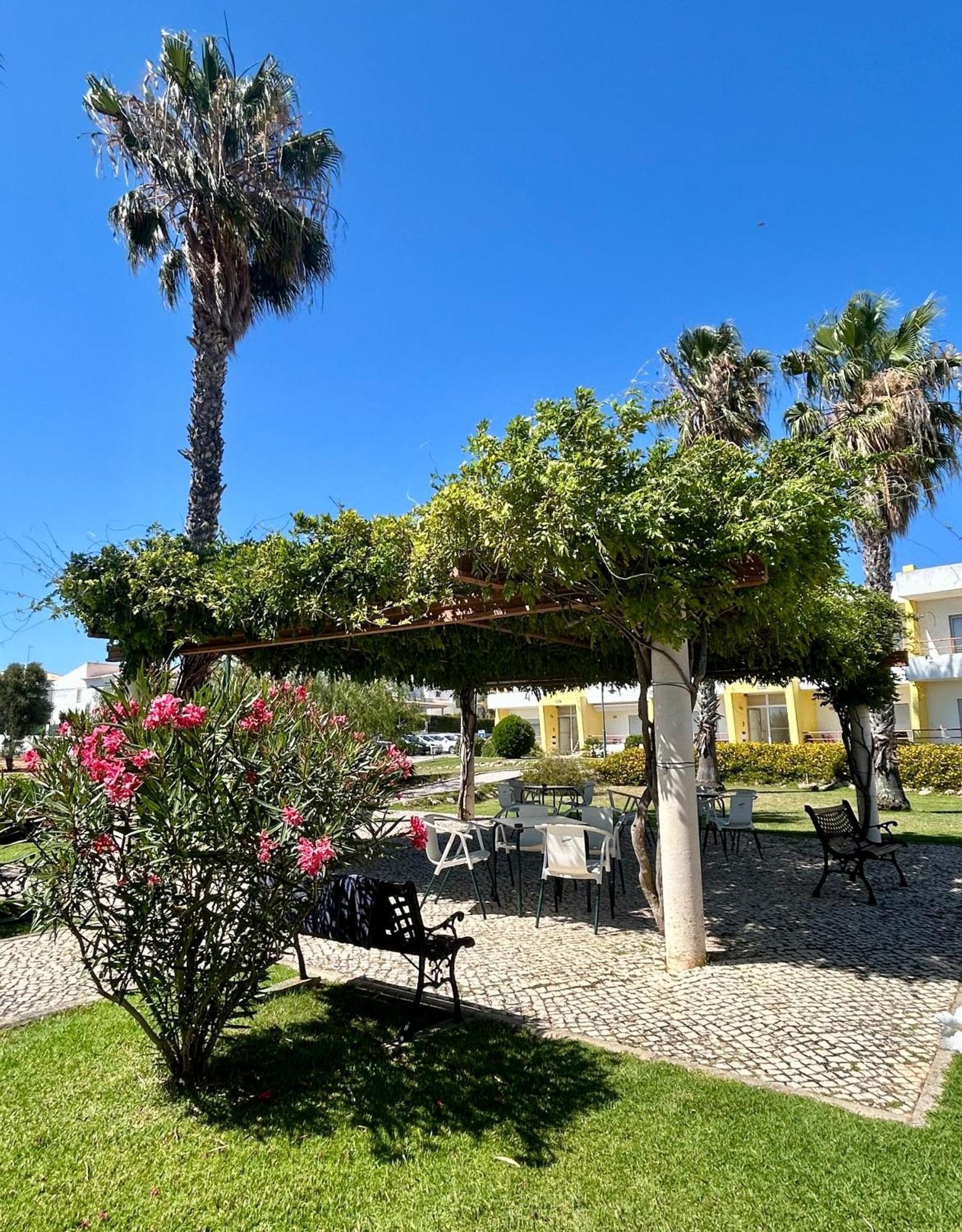 Santa Teresinha Aparthotel