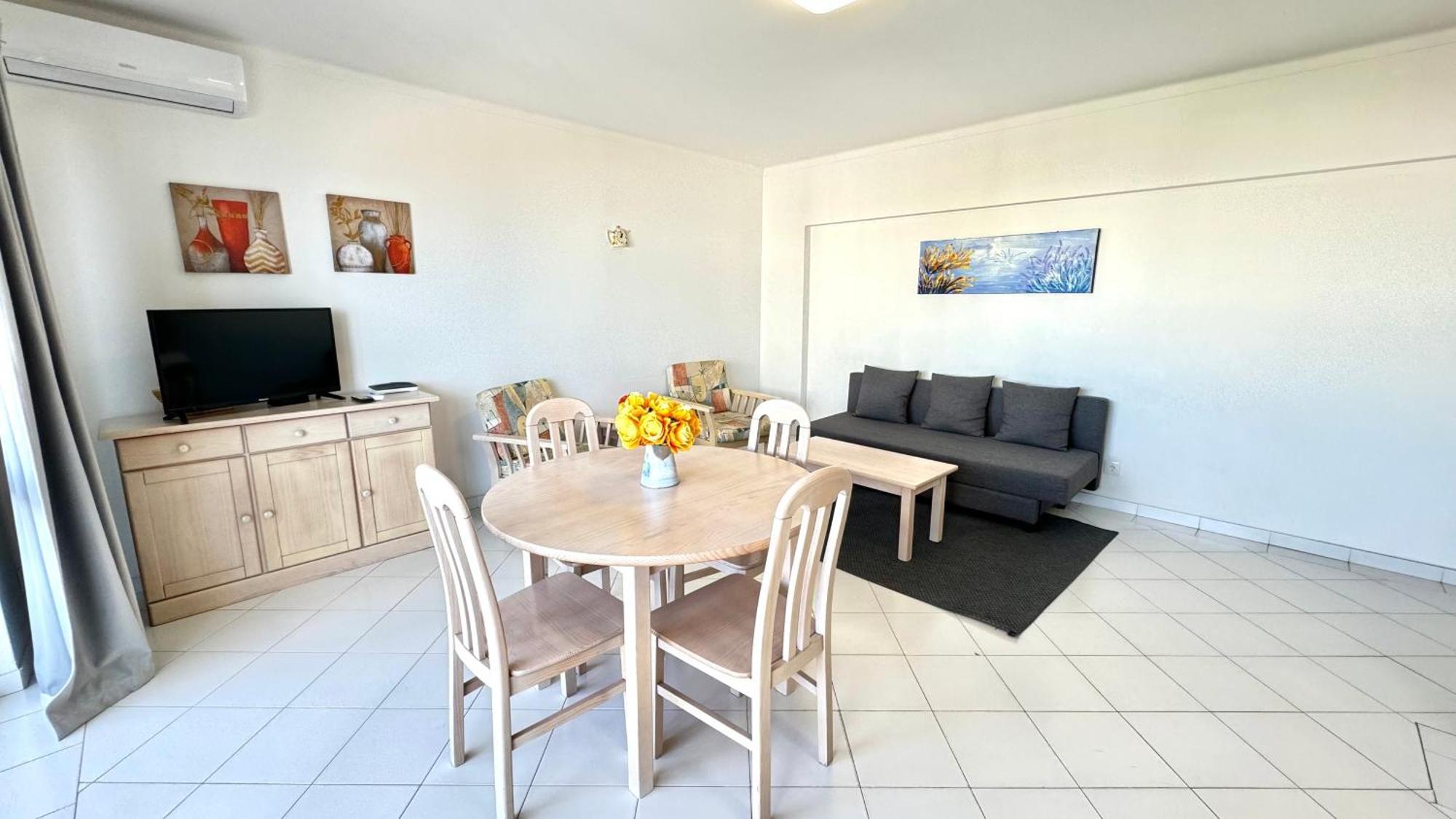 Da Rocha, 605 Concorde, Charming With Sea View, Internet And Parking, By Ig