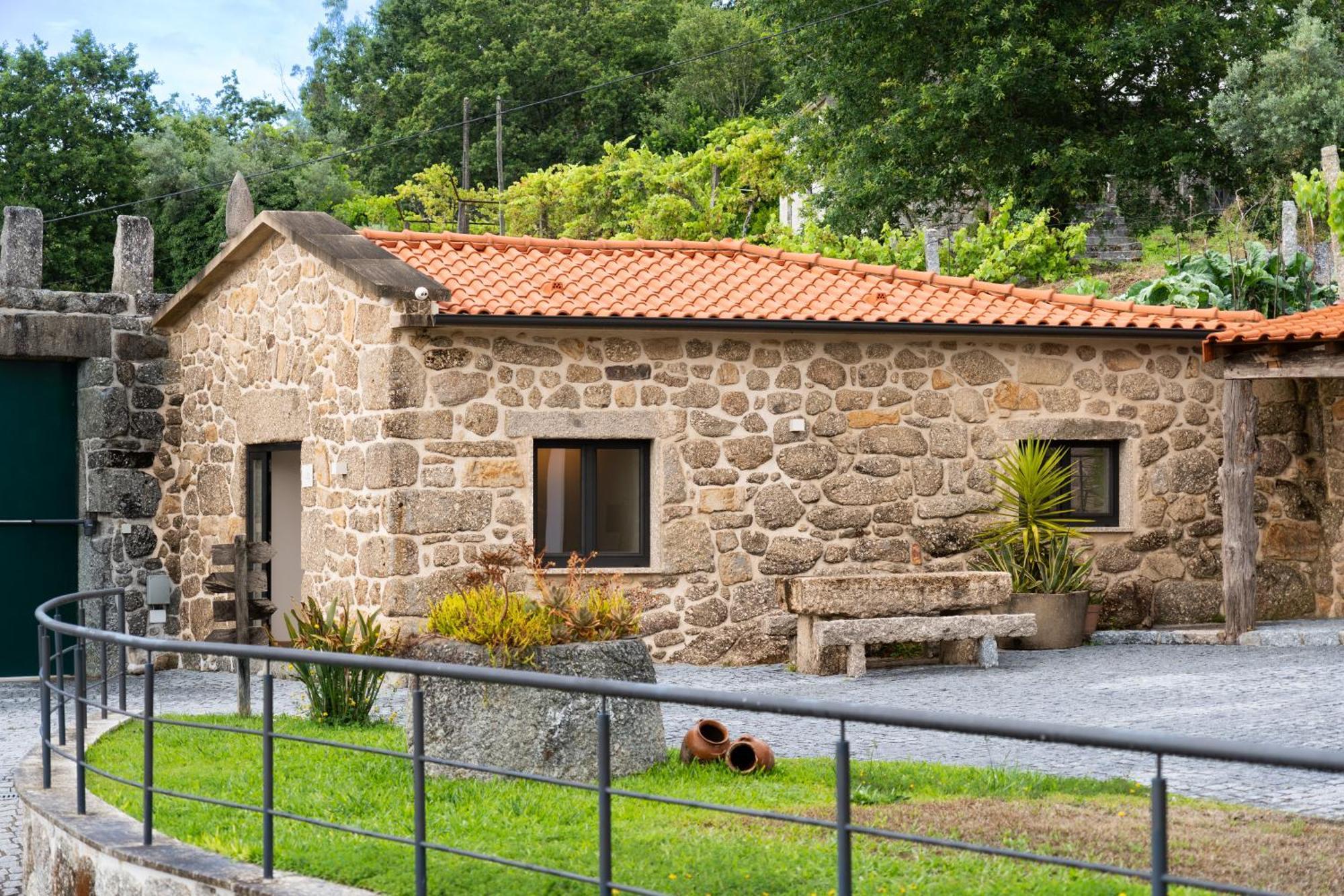 Vale Da Fonte - Charming Farm stay Ponte da Barca