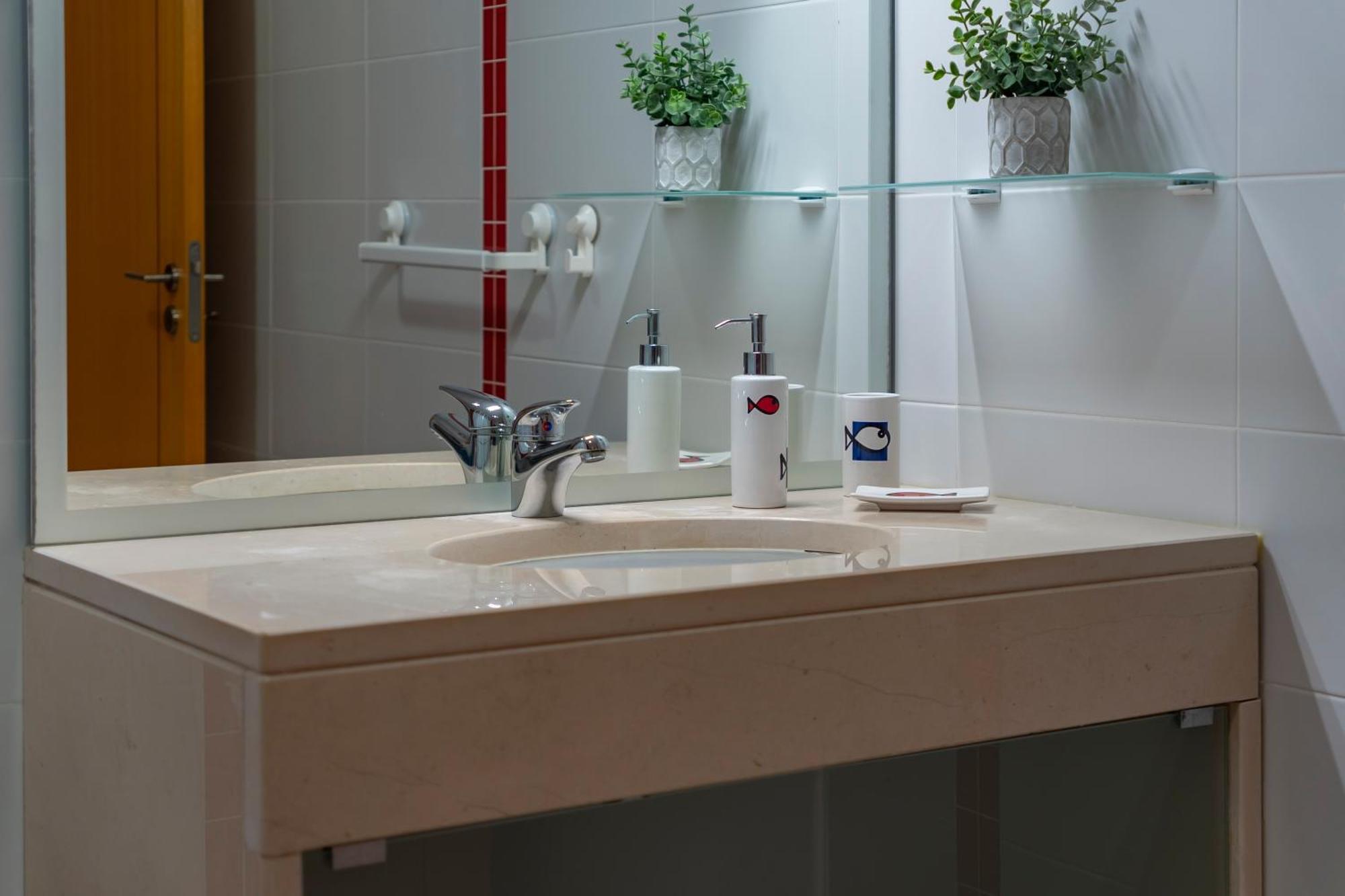 Close To The Sea, To Lisbon And To Your Heart Apartamento Silveira (Lisbon)