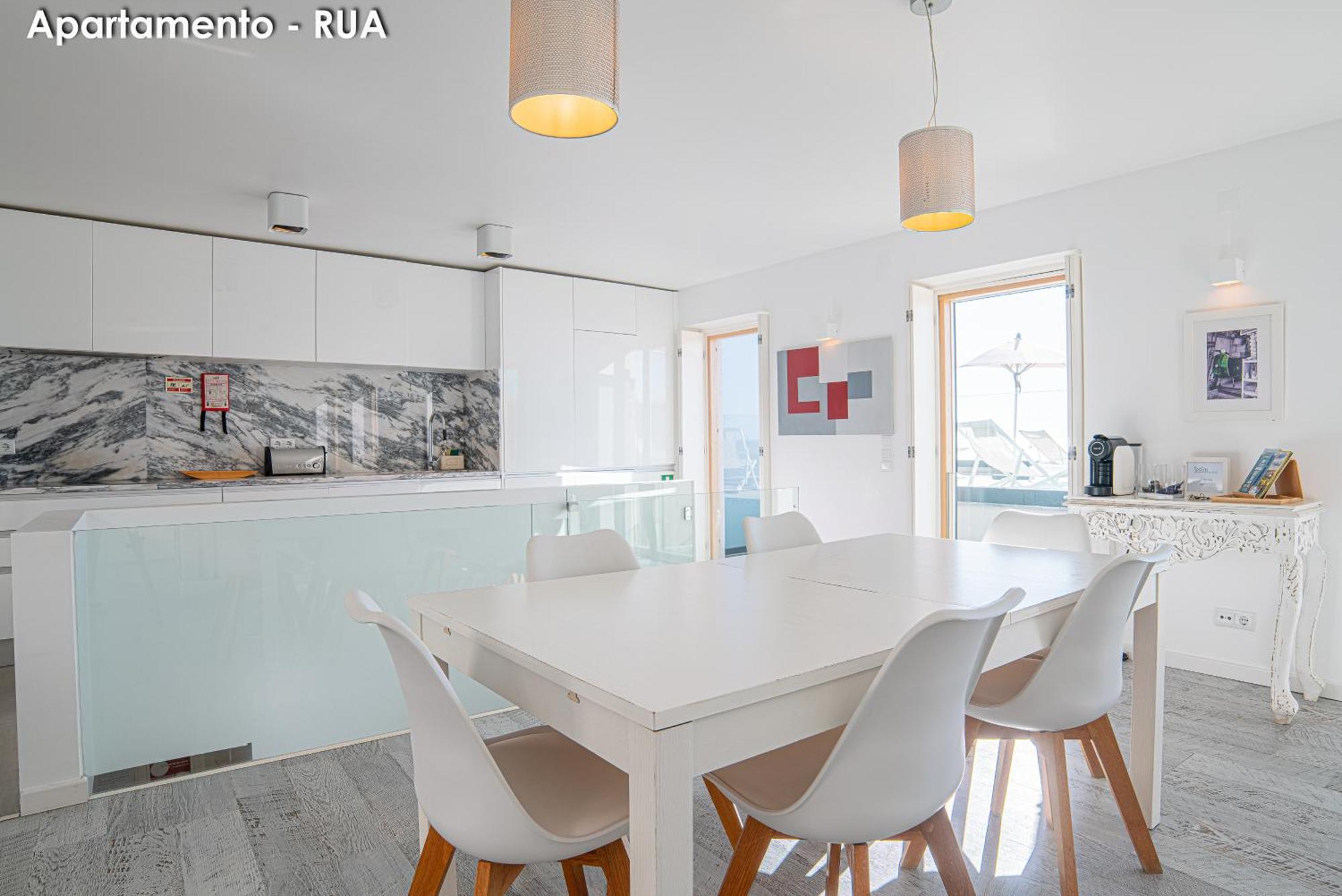 Season Apartment *