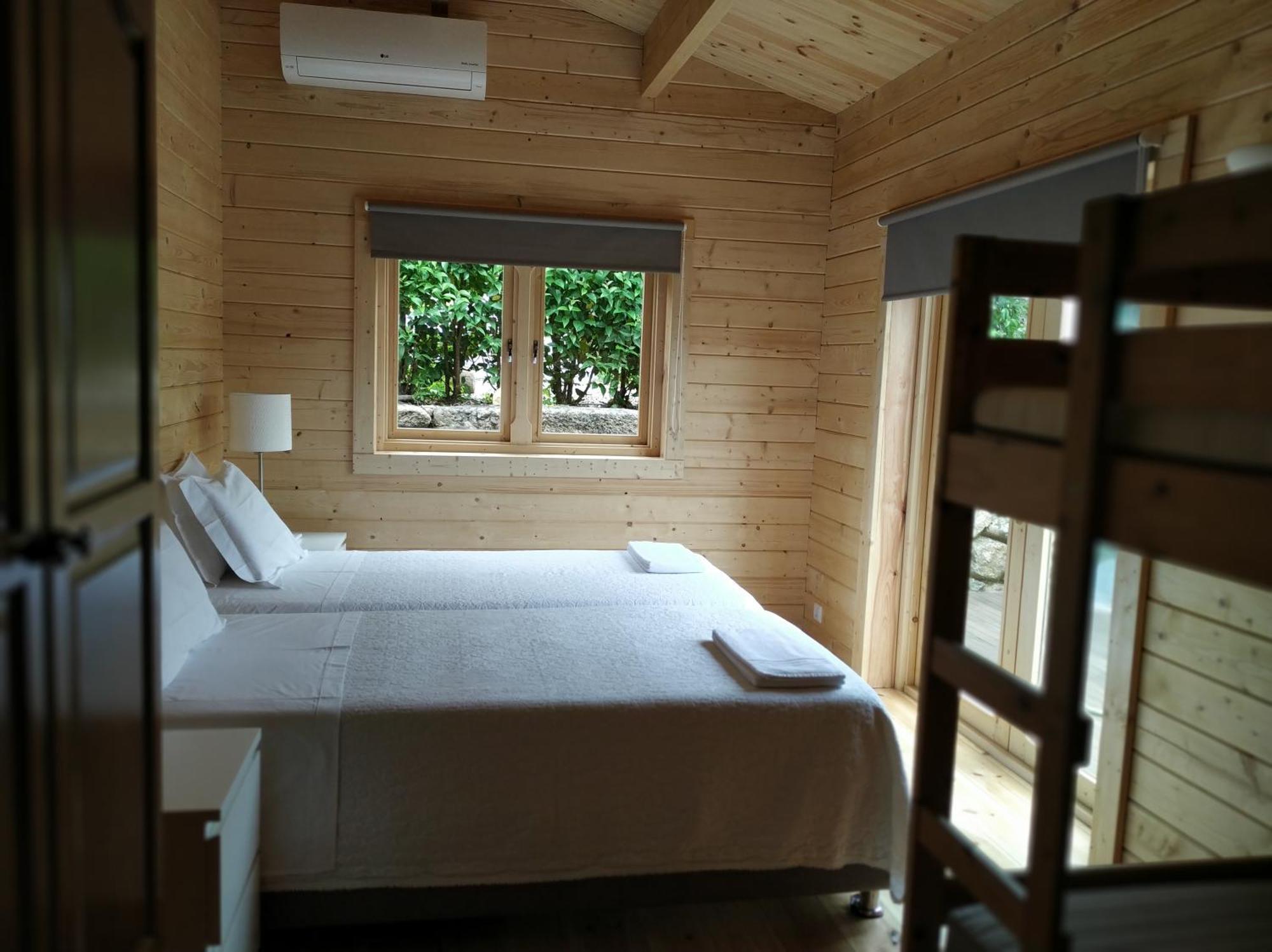 Guest house Casa De Fatauncos 4*