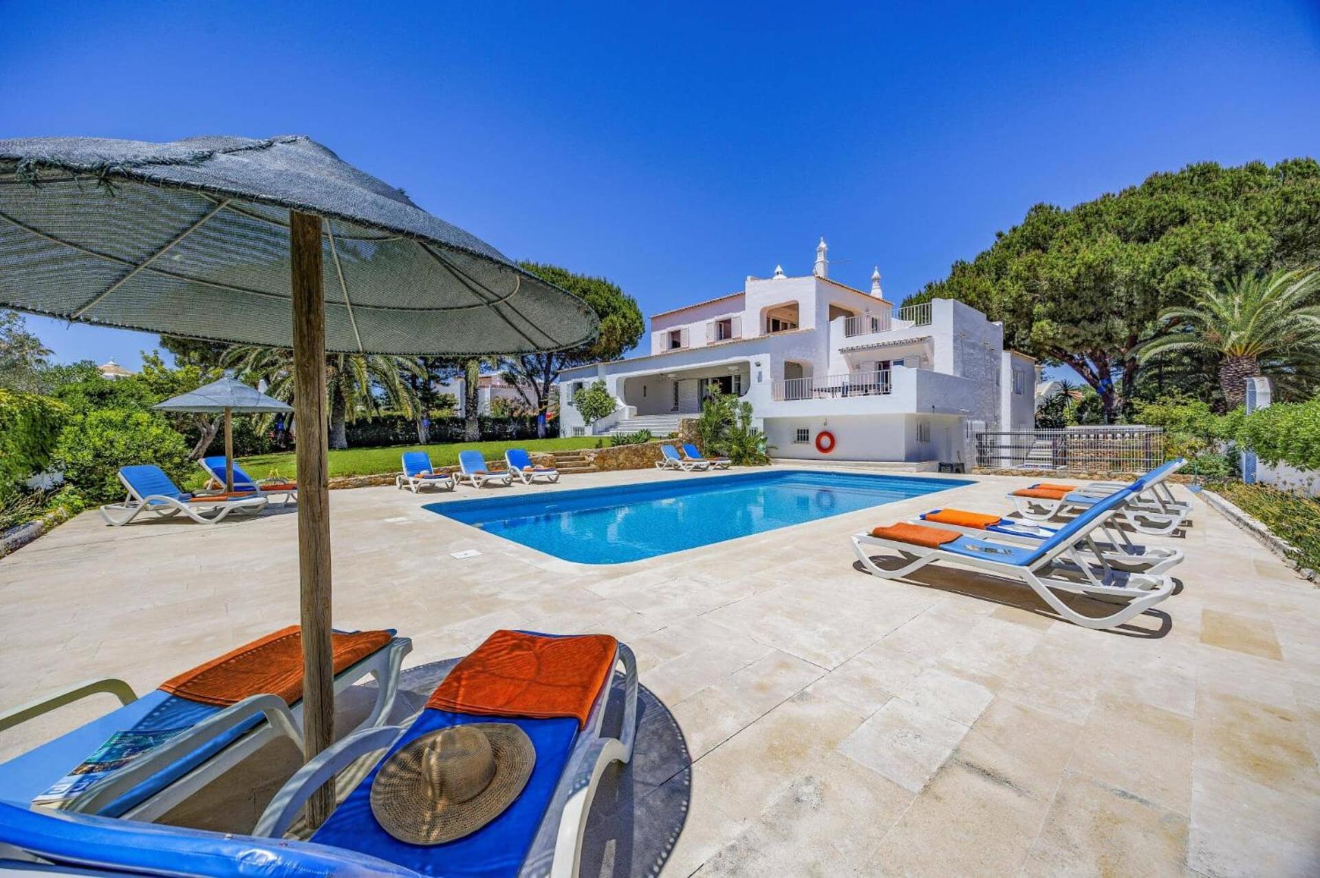 Villa Conchas By *