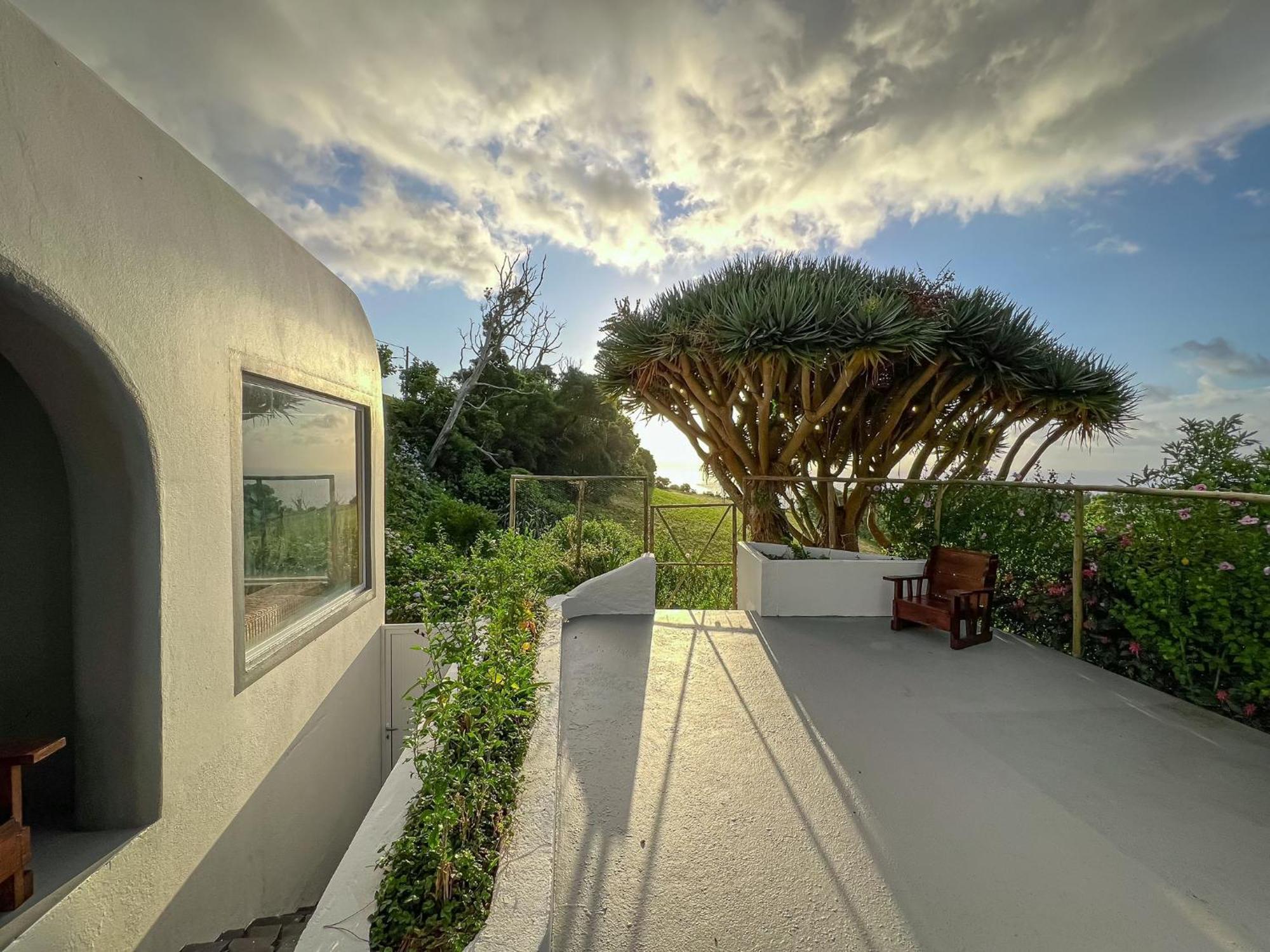 Flores Garden Retreat